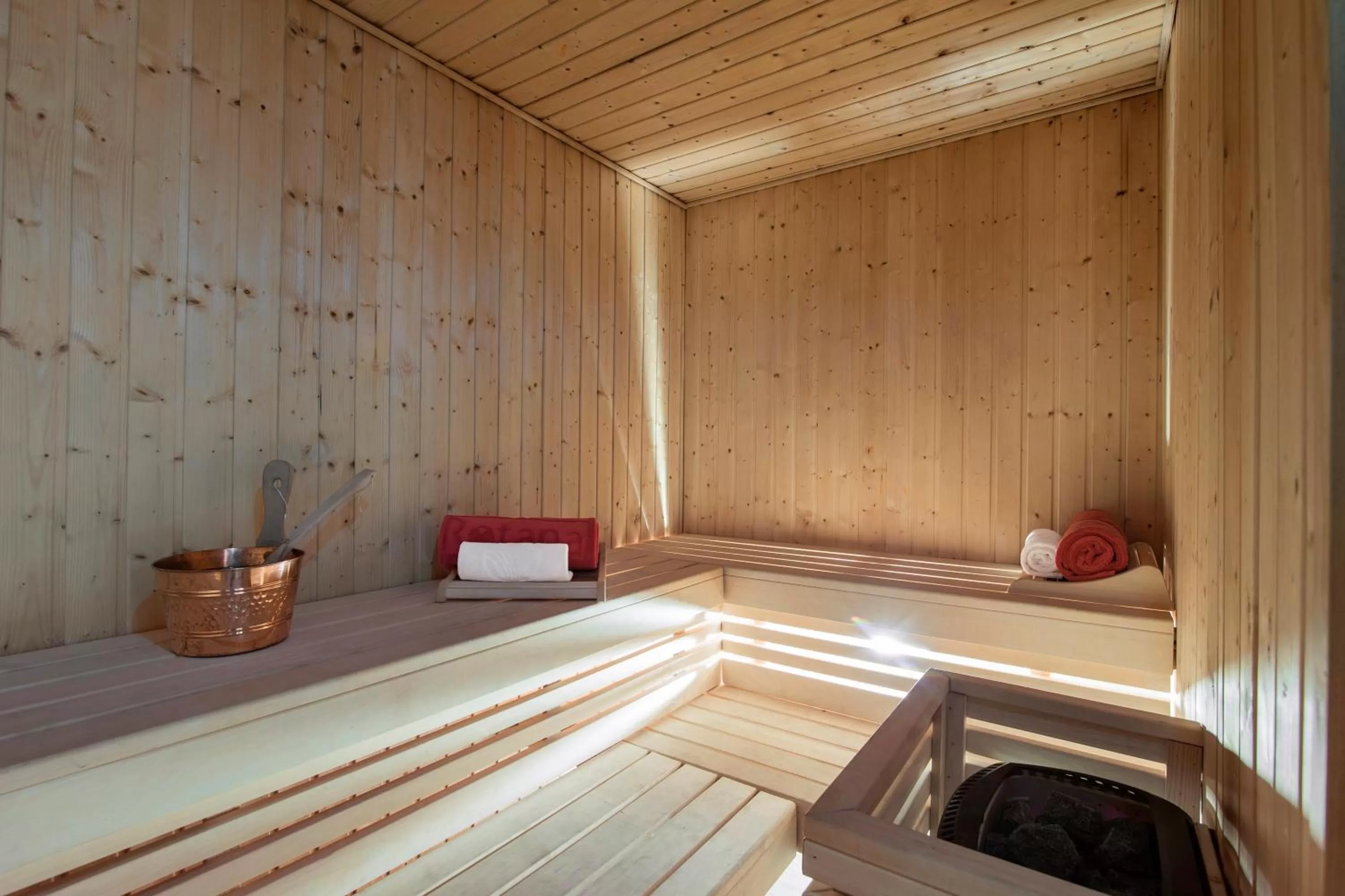 Area and facilities, Bed in Capital Centre Arjaan by Rotana