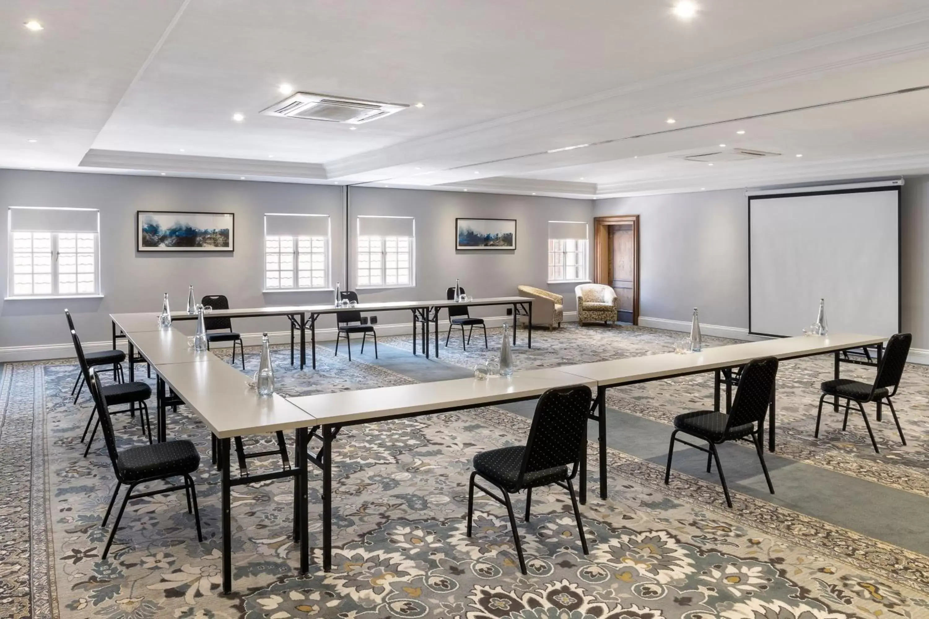 Meeting/conference room in Protea Hotel by Marriott Johannesburg Balalaika Sandton