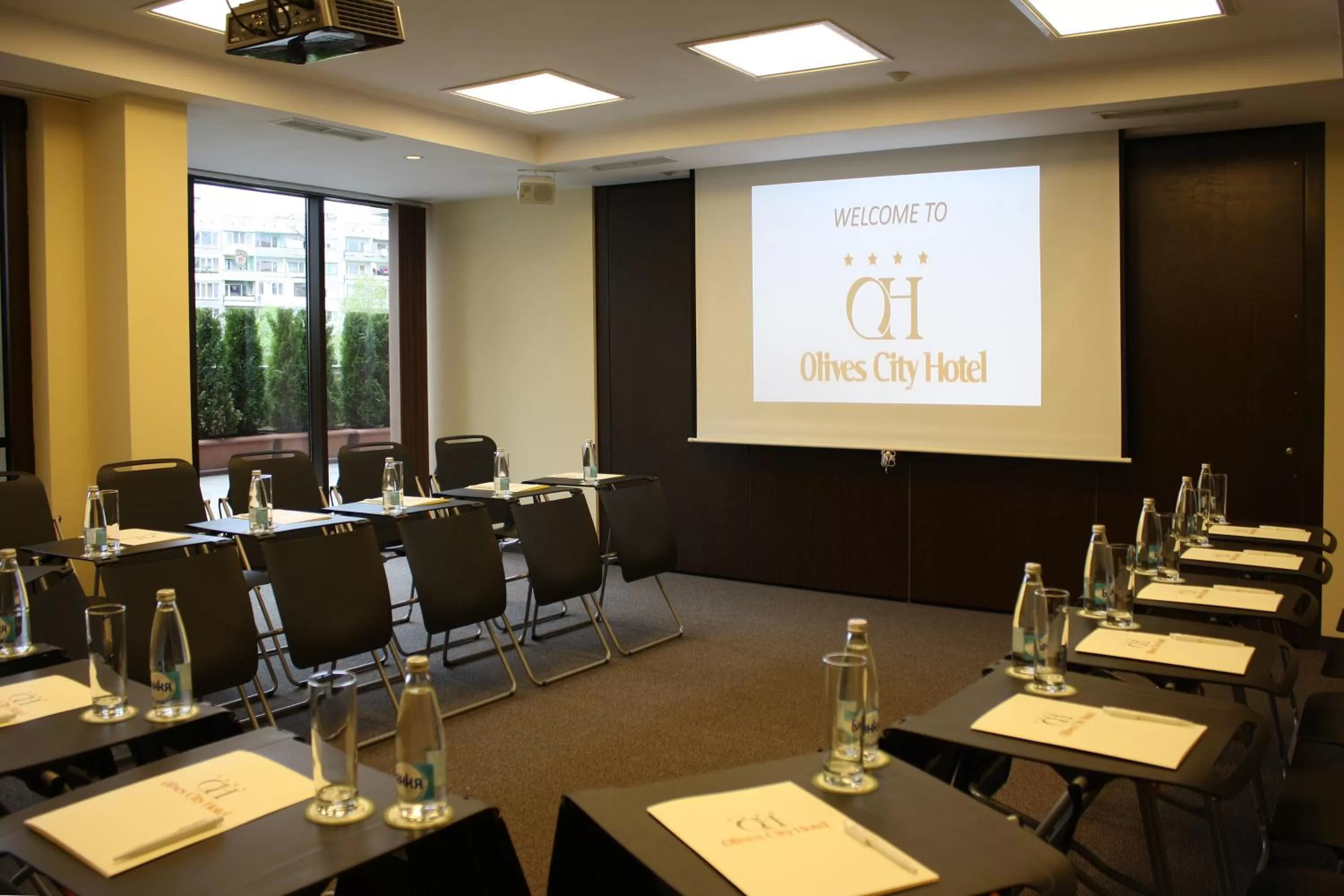 Meeting/conference room in Best Western Plus Olives City Hotel - Free Pool & Parking