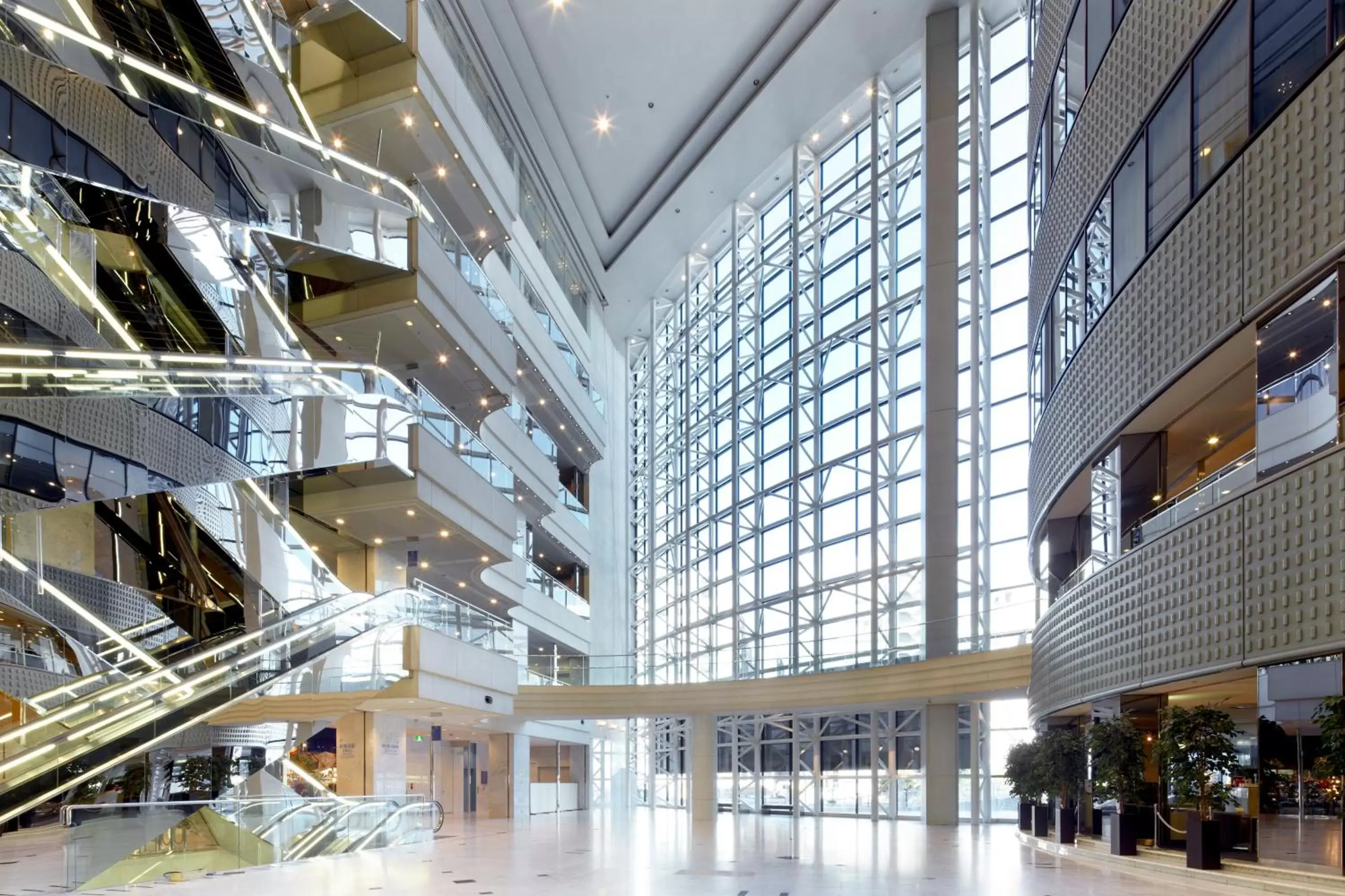 Lobby or reception in Shin Yokohama Prince Hotel