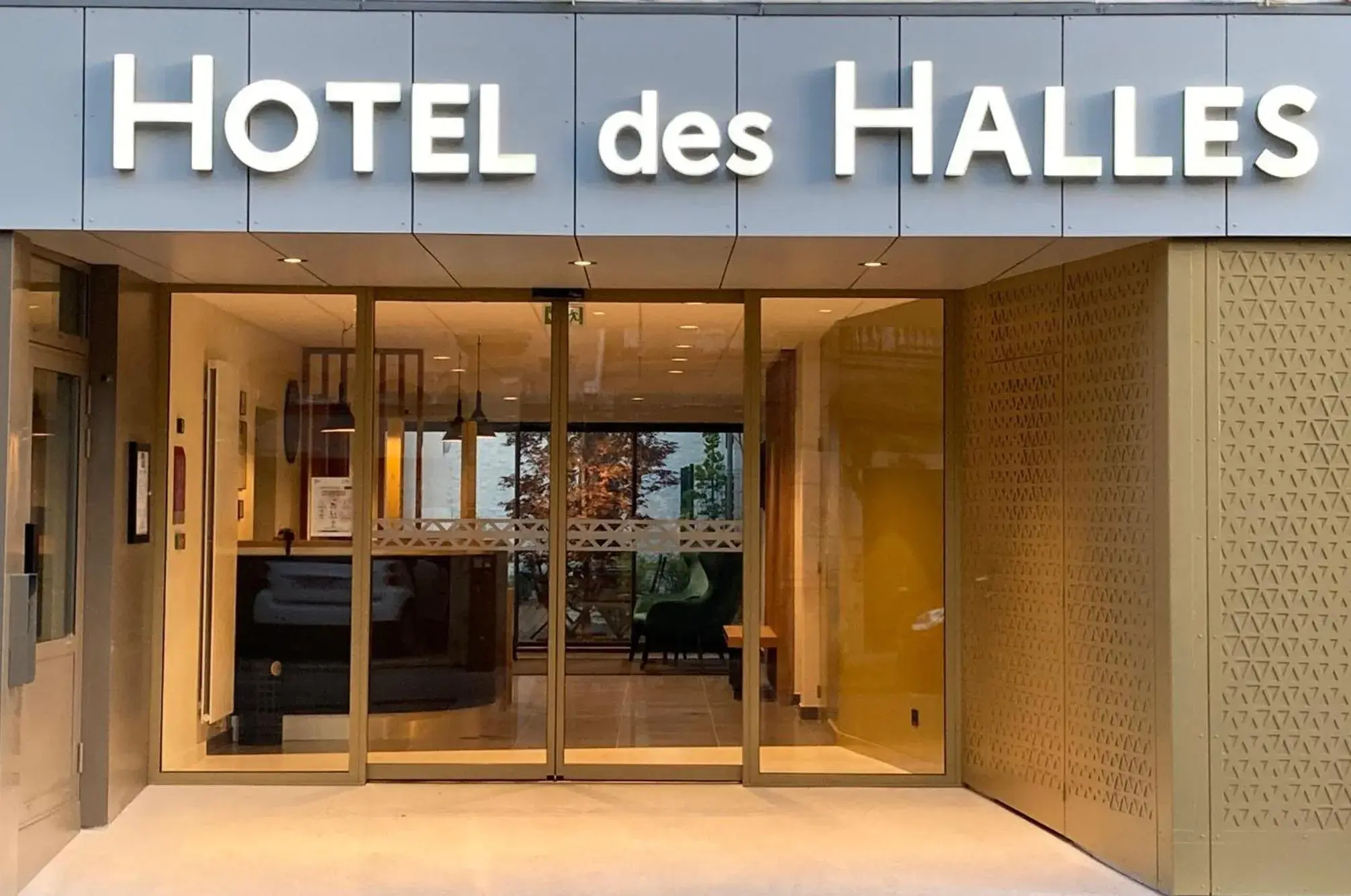 Facade/entrance in Hôtel des Halles