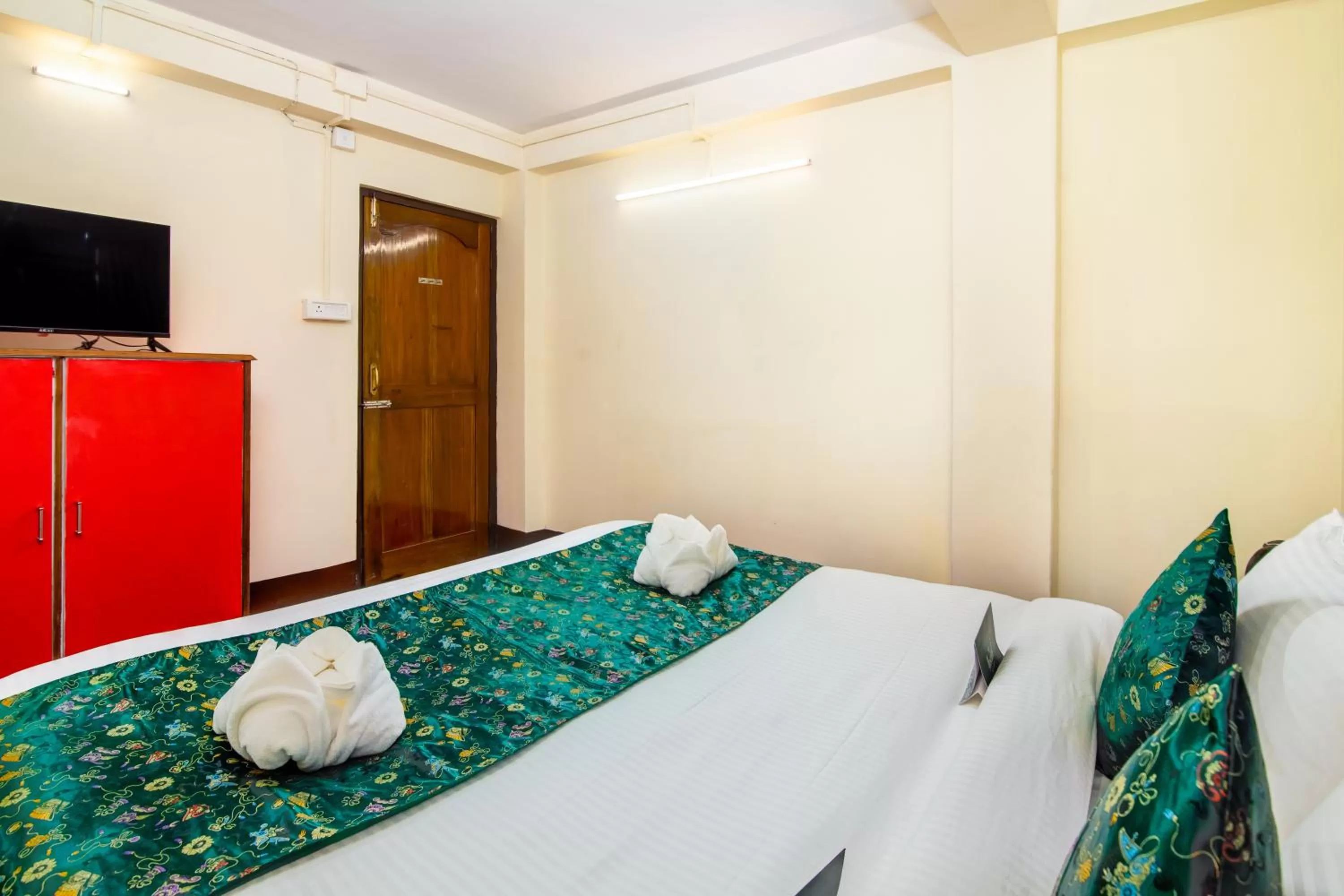 Bed in Muscatel BhumSang - 200 Mts from Mall Road