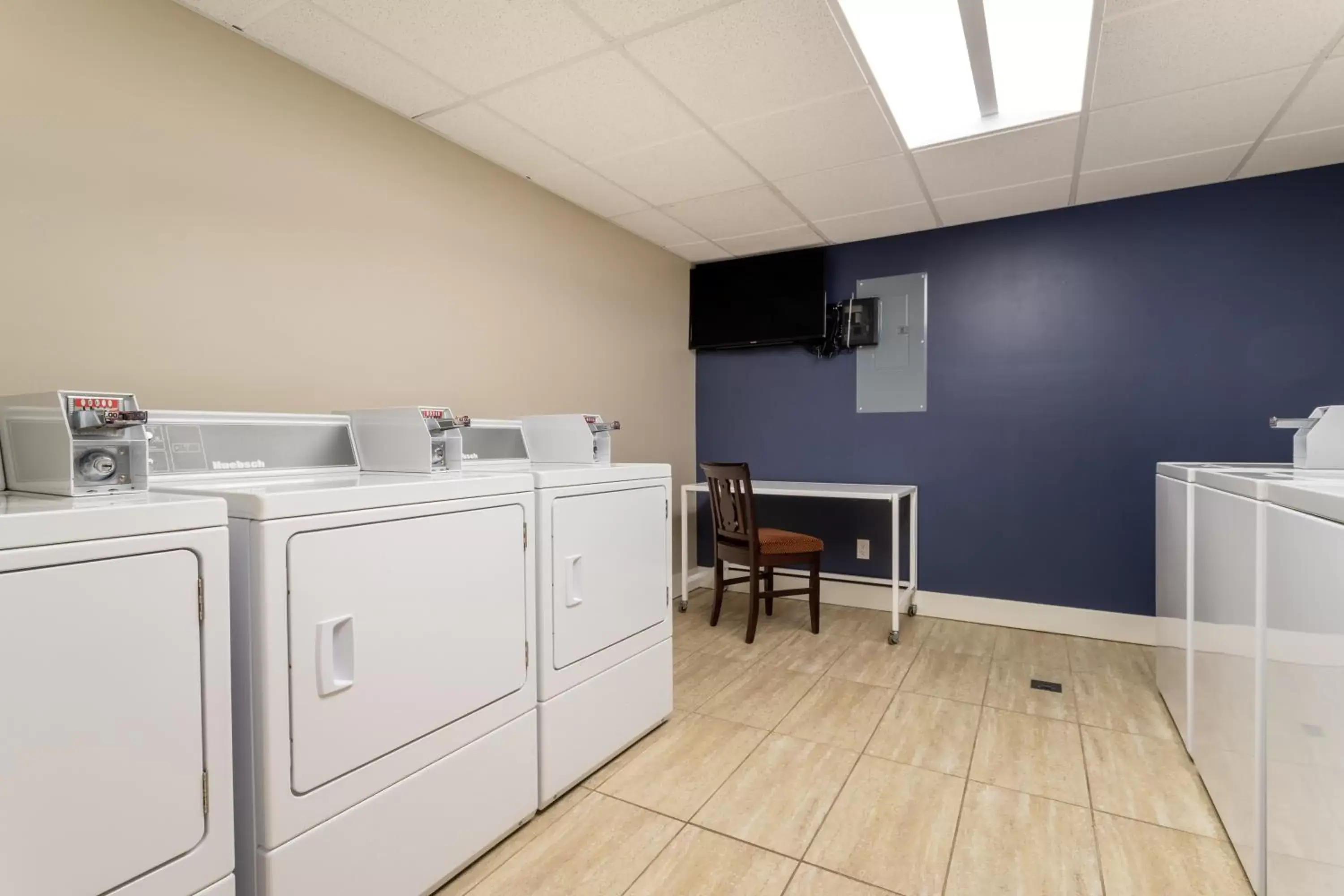 laundry, Kitchen/Kitchenette in Ramada by Wyndham Northern Grand Hotel & Conference Centre