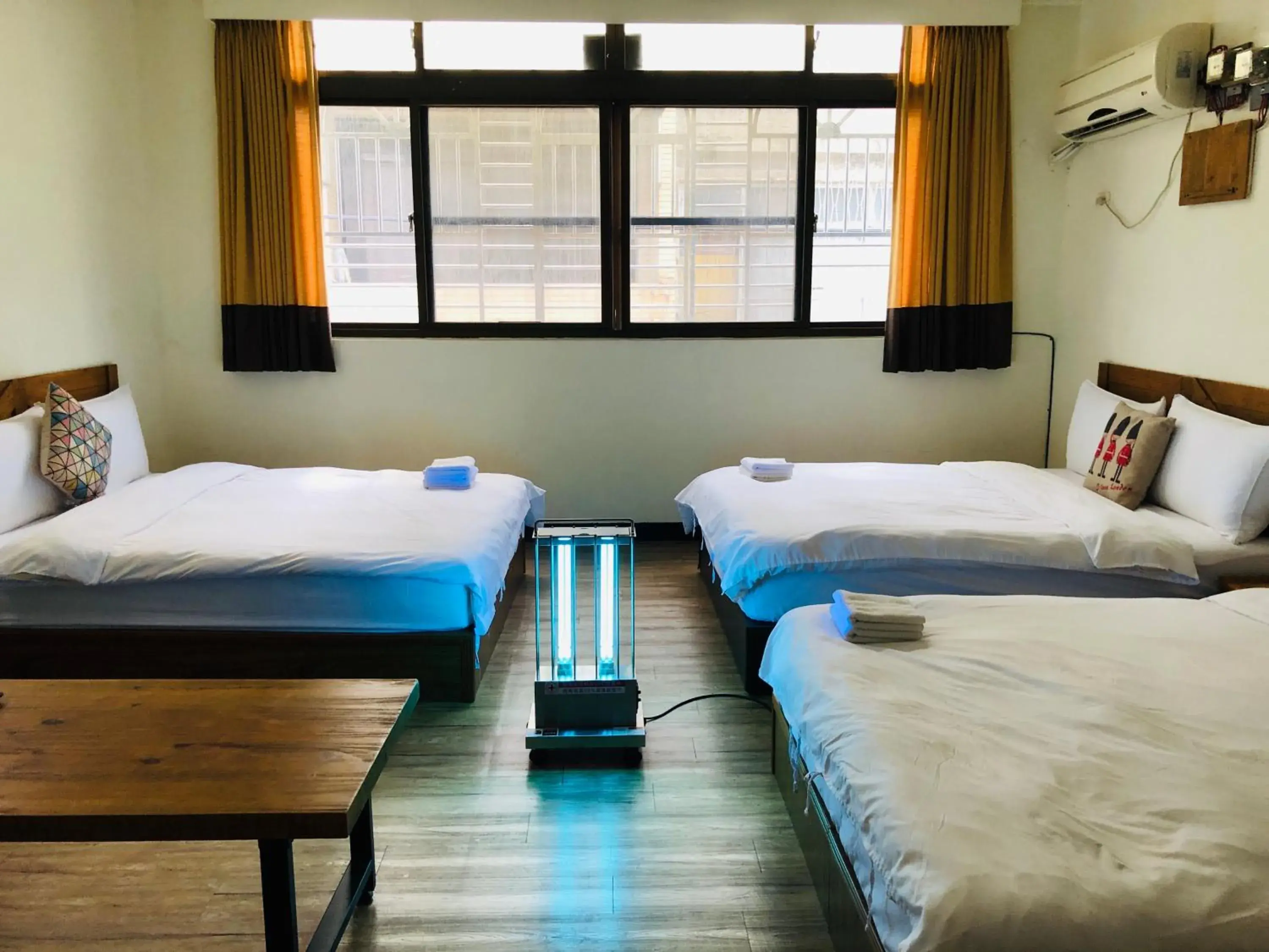 Bedroom, Bed in OC Hostel