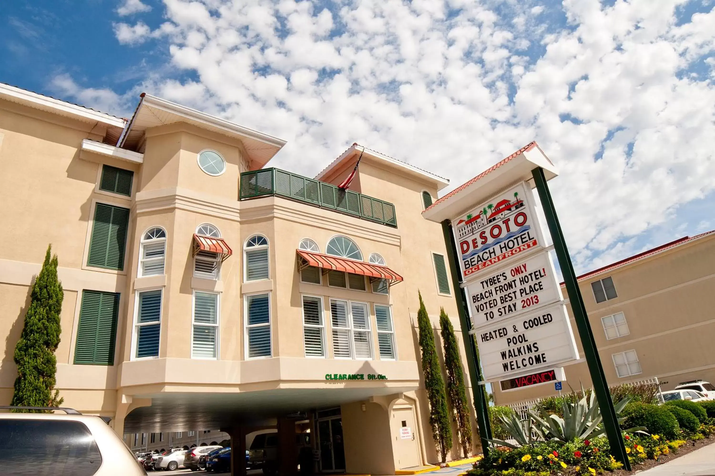 Property building in DeSoto Beach Hotel Property building in DeSoto Beach Hotel