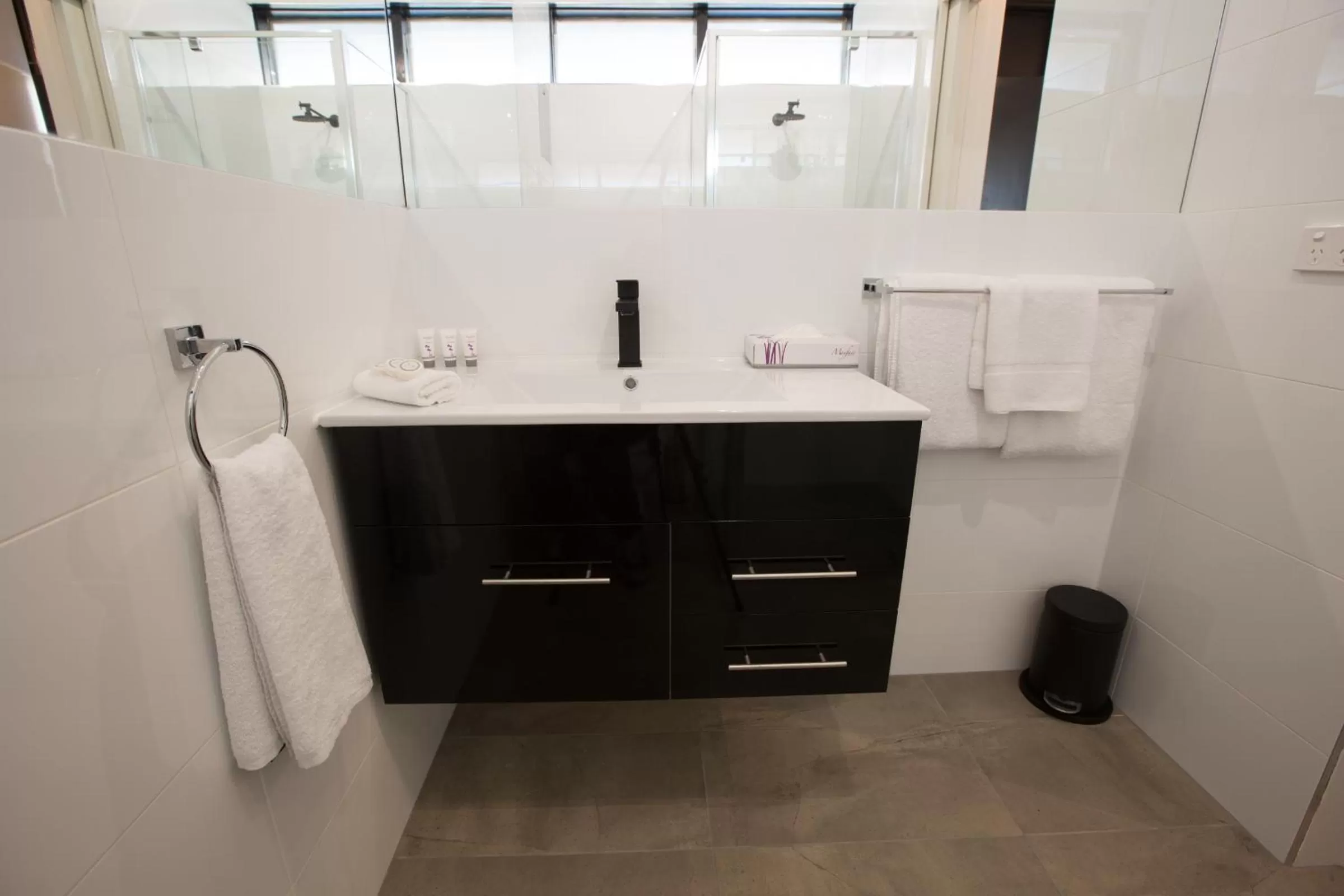 Bathroom in The Matador