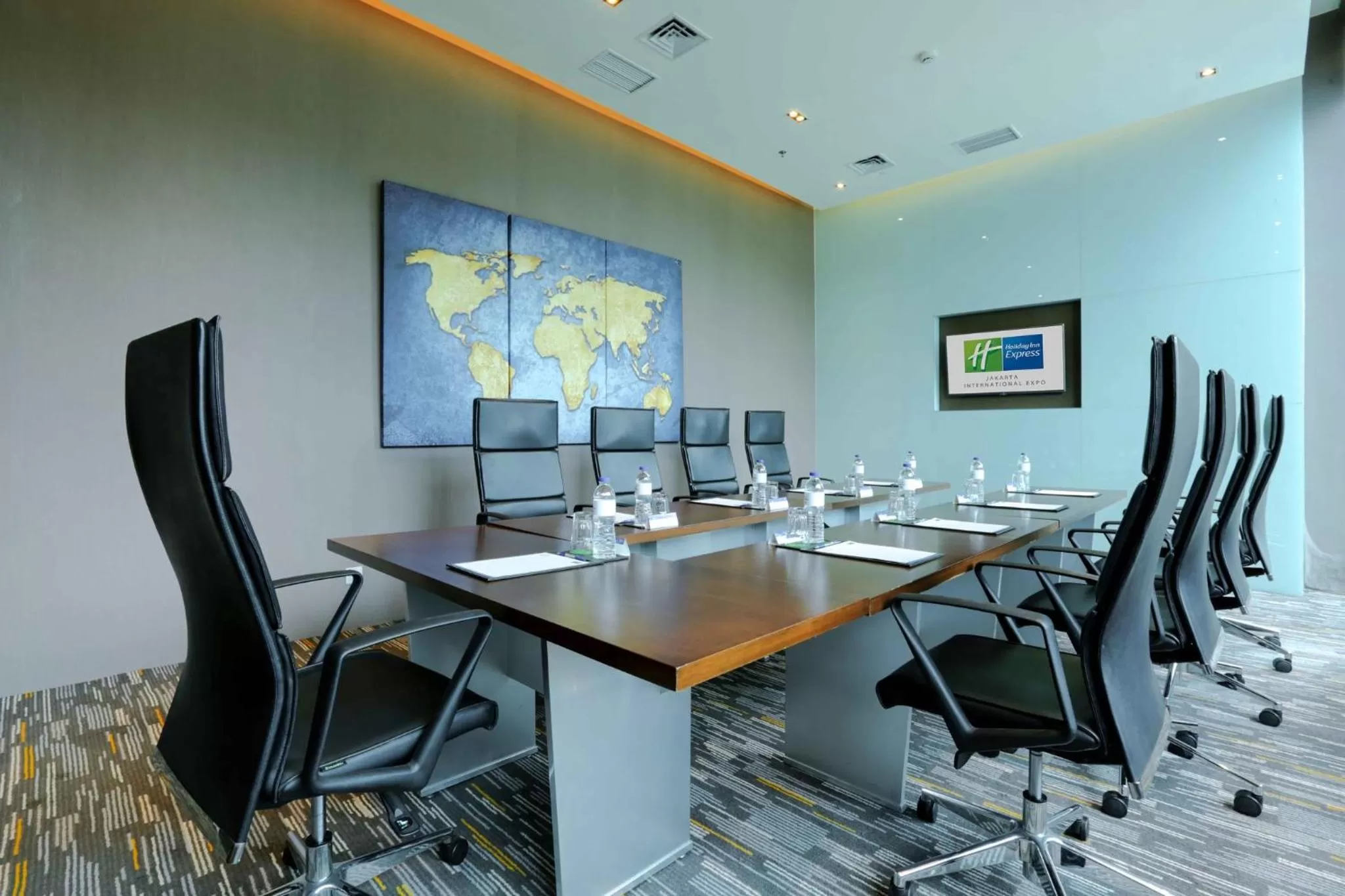 Meeting/conference room in Holiday Inn Express Jakarta International Expo by IHG