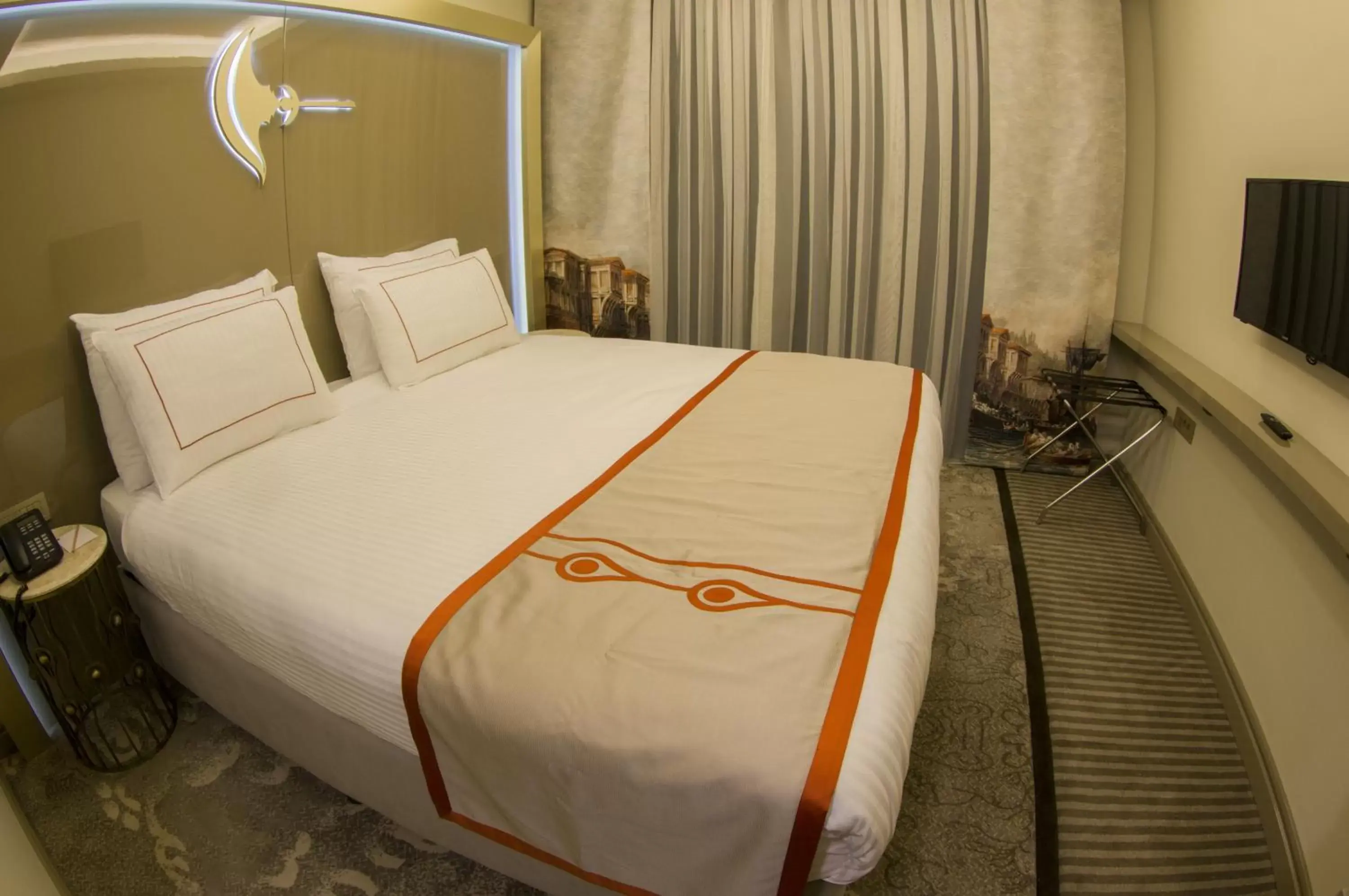 Bedroom, Bed in Peyk Hotel