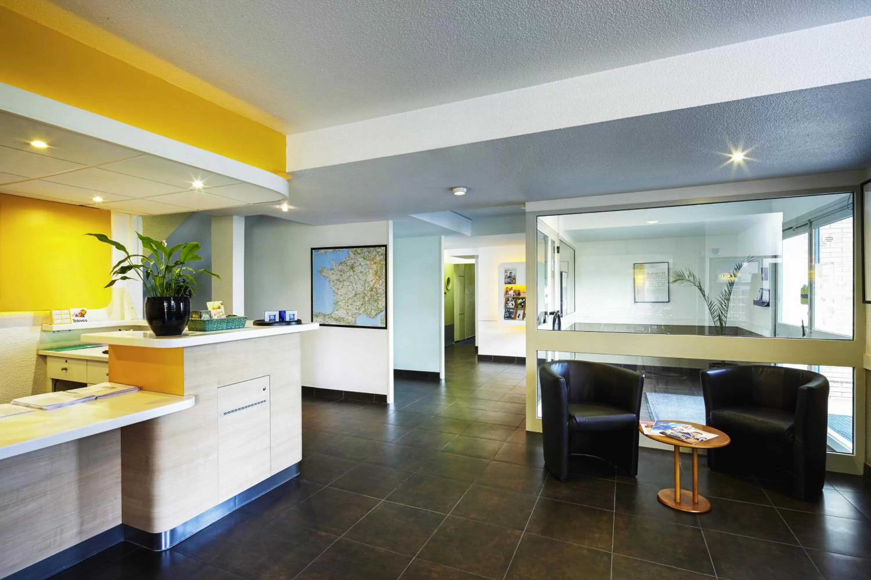 Lobby or reception in ibis budget Chartres
