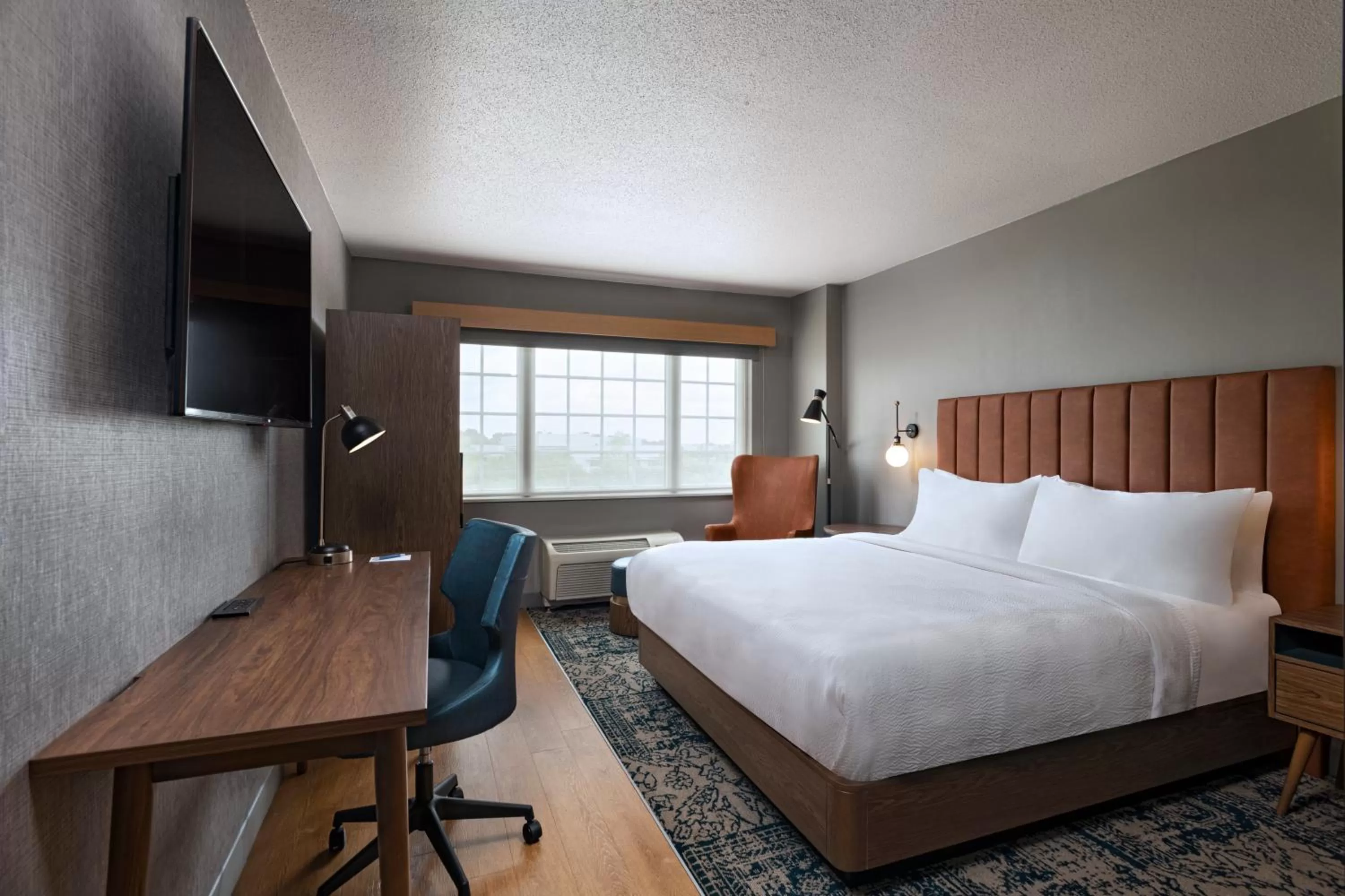 TV and multimedia, Bed in Four Points by Sheraton Houston West