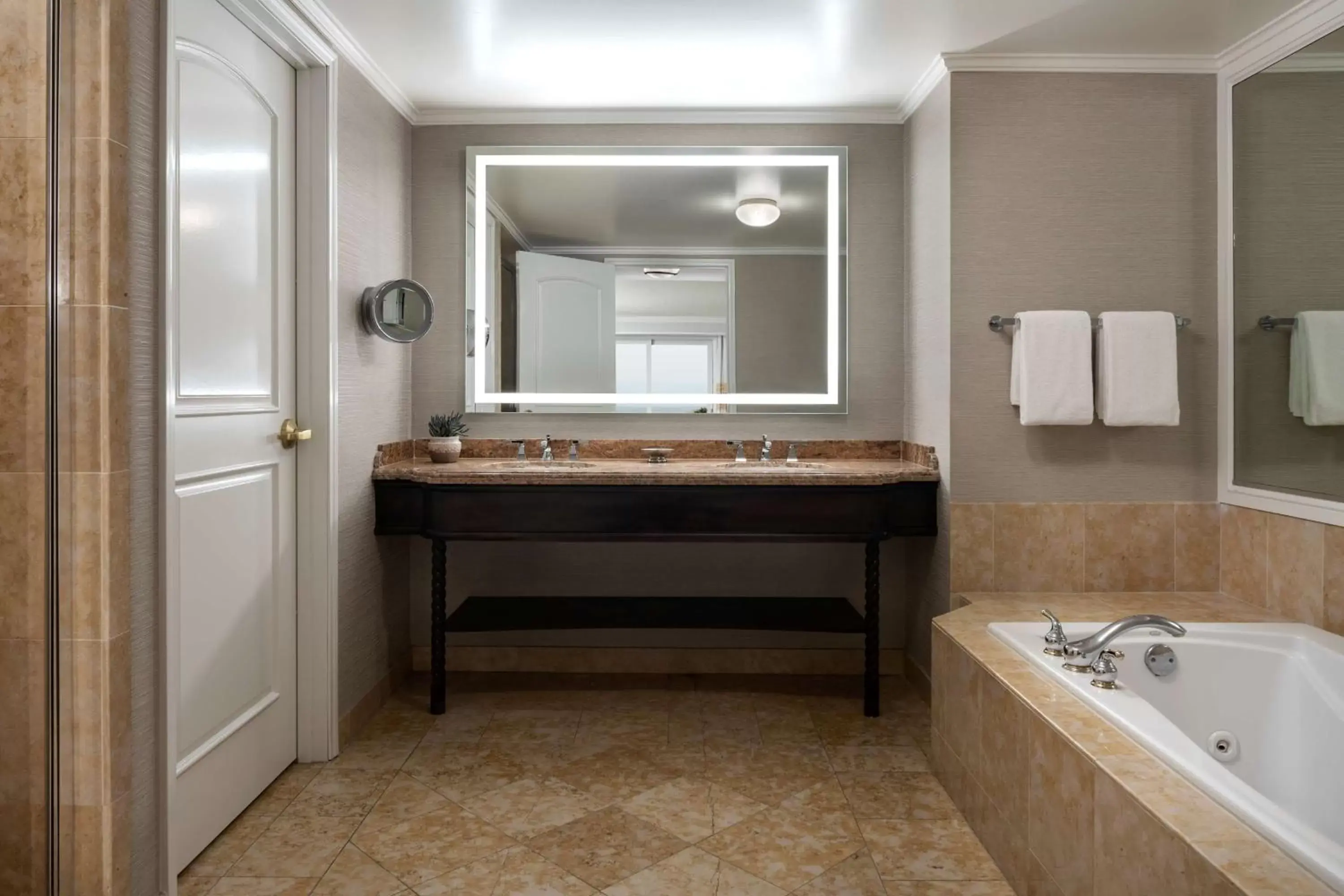 Bathroom in Hyatt Regency Huntington Beach Resort and Spa