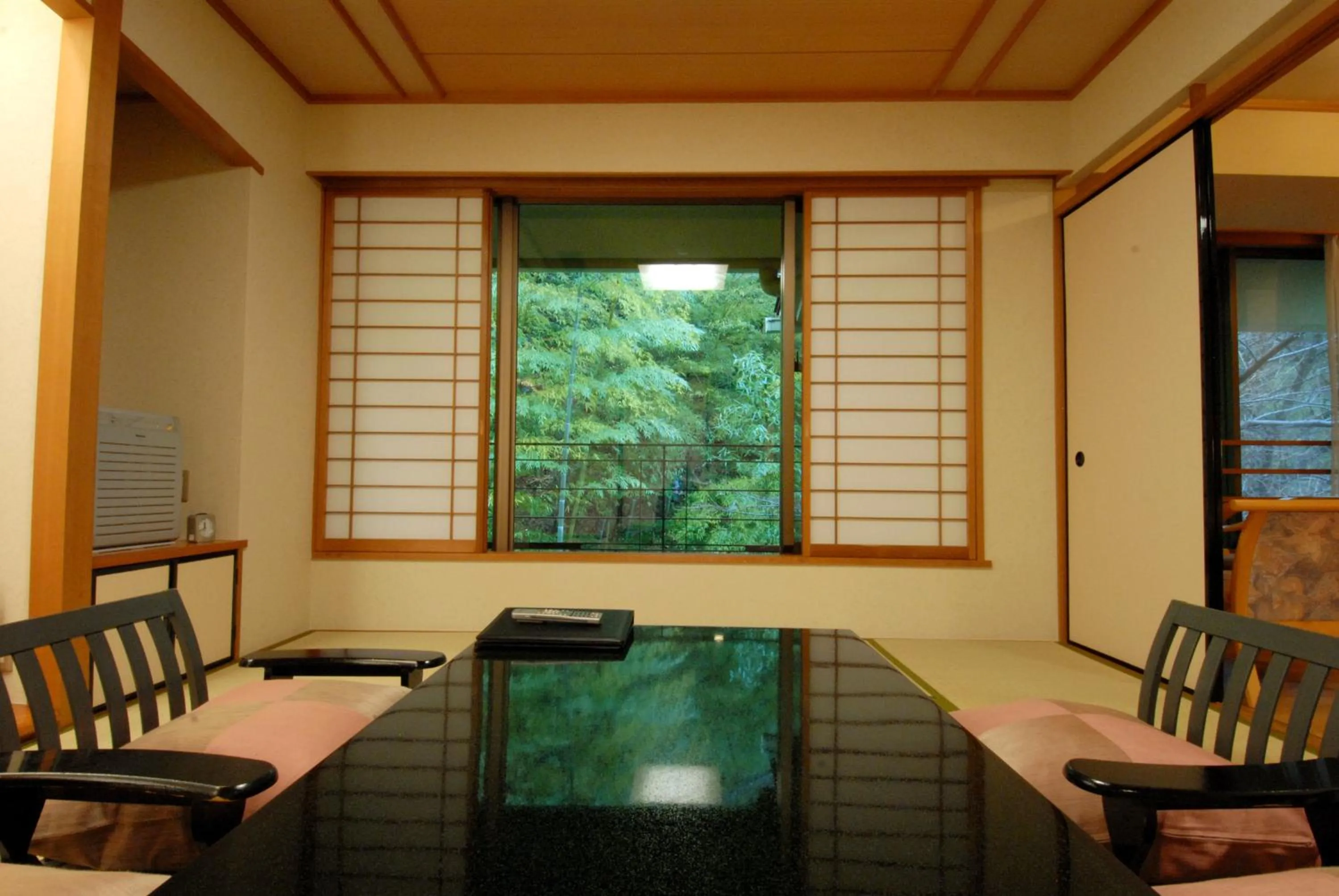 Seating area in Arima Onsen Taketoritei Maruyama