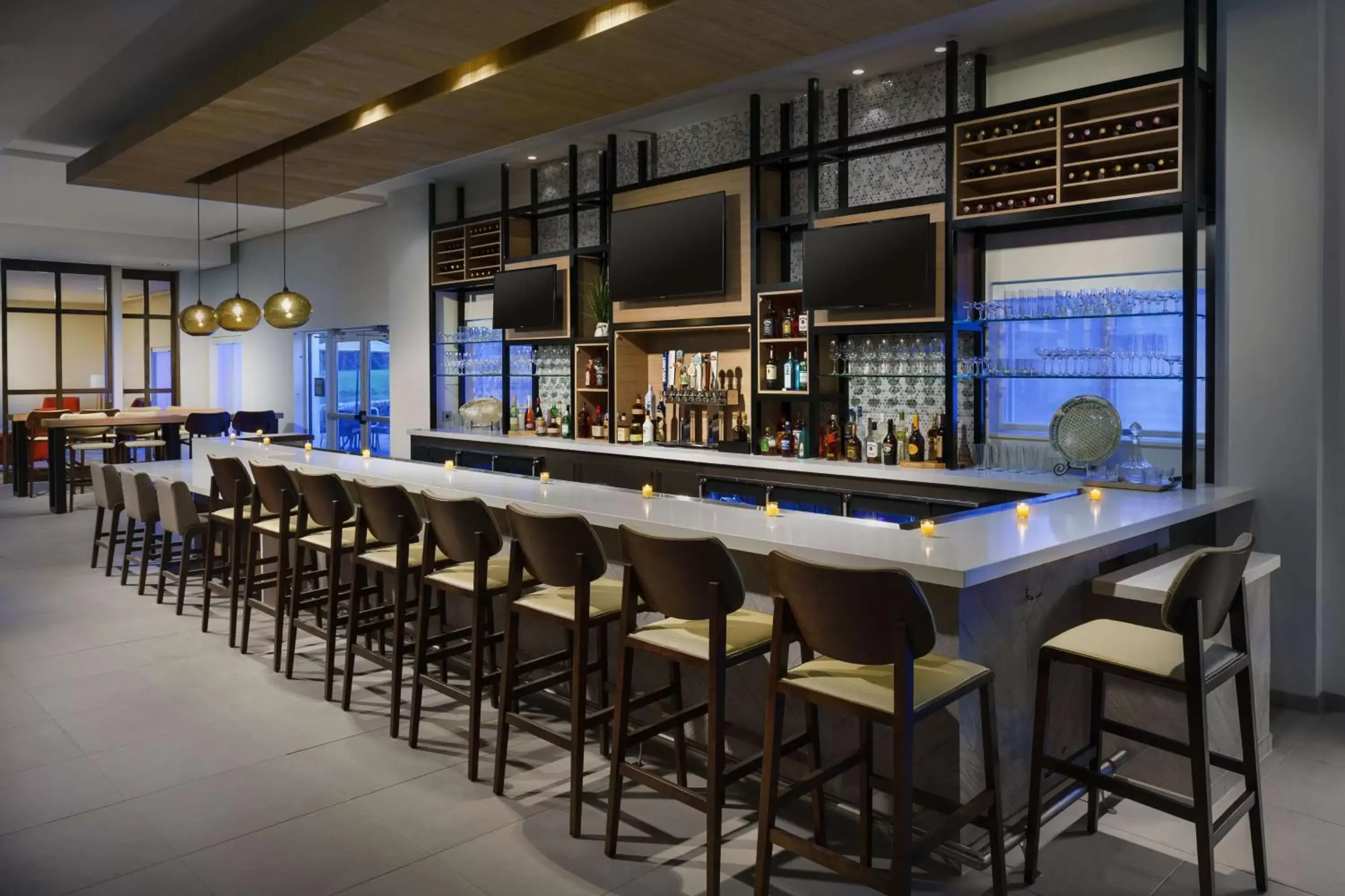 Lounge or bar, Lounge/Bar in Hilton Garden Inn Apopka City Center, Fl