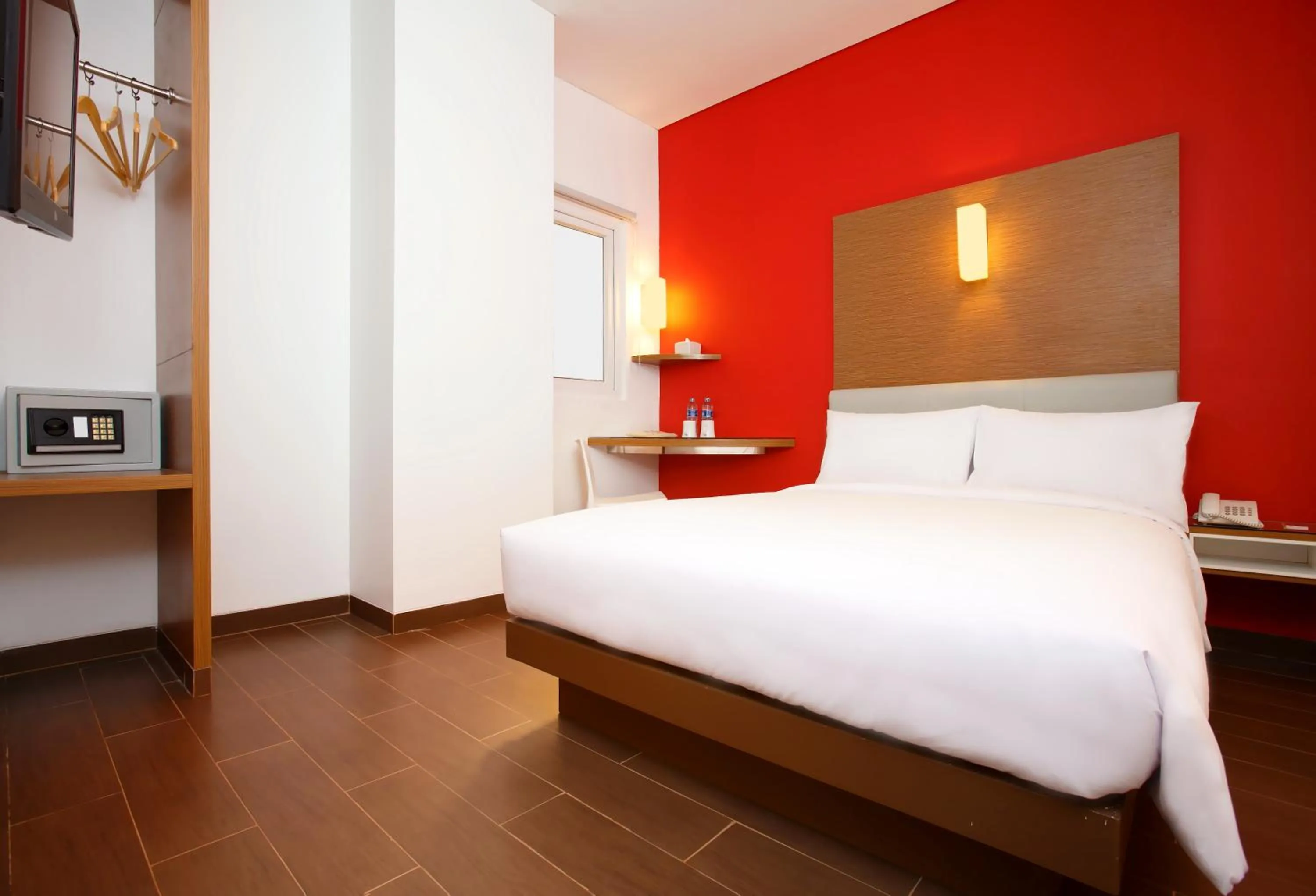 Photo of the whole room, Bed in Amaris Hotel Season City