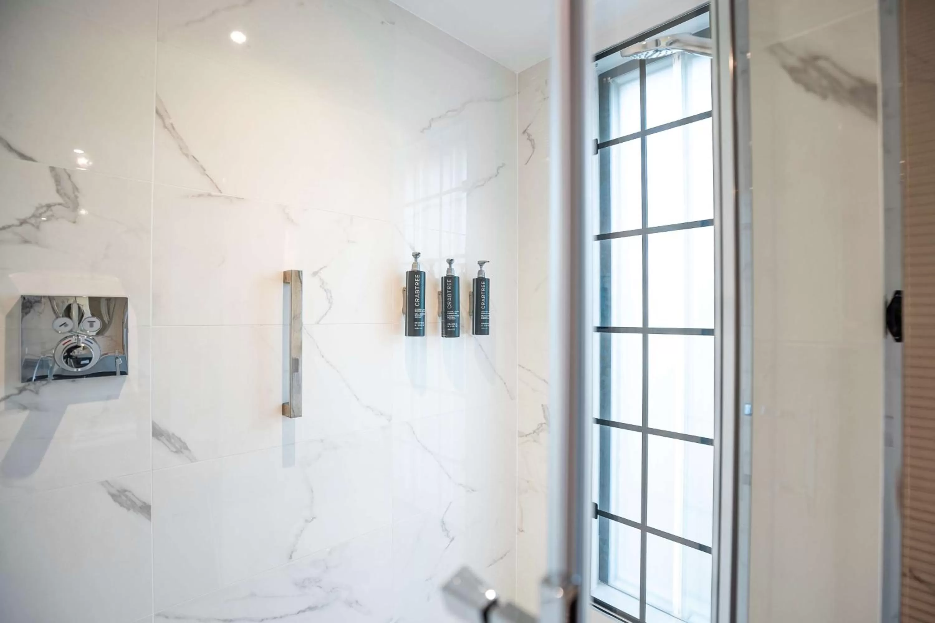 Bathroom in DoubleTree by Hilton London – West End