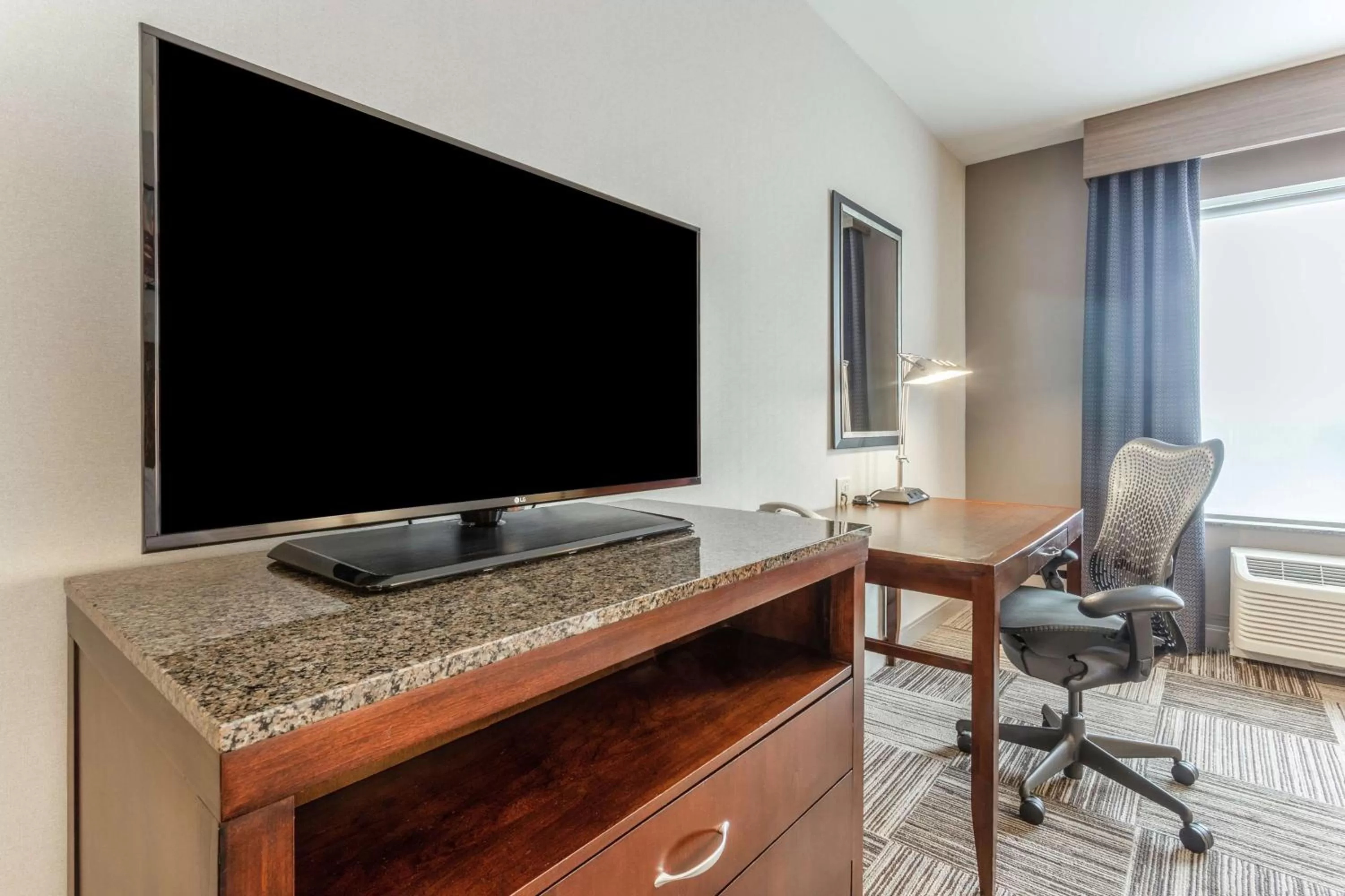 Queen Room with Two Queen Beds with Bath Tub - Hearing Accessible/Non-Smoking in Hilton Garden Inn Albany-SUNY Area