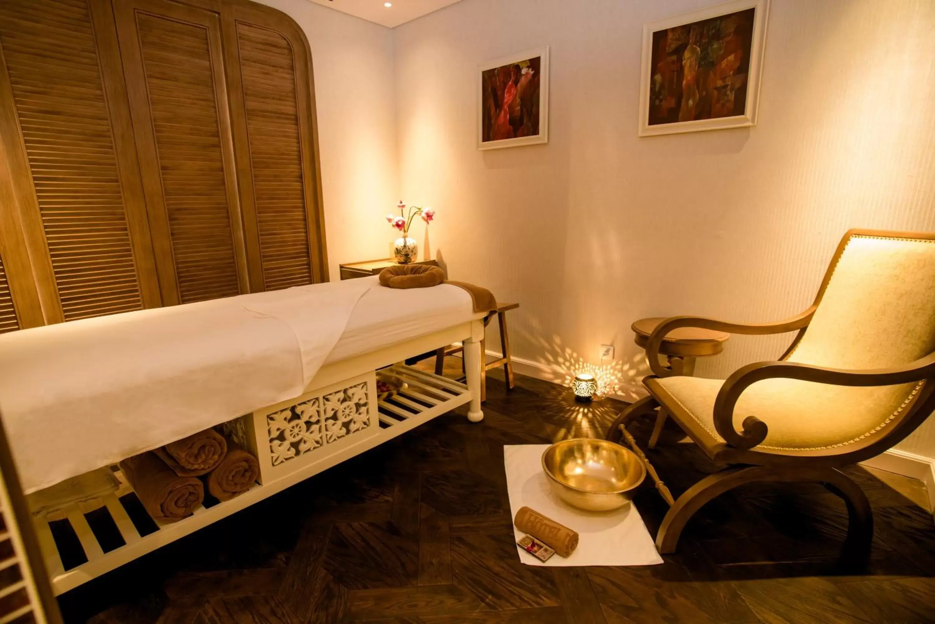 Massage, Spa/Wellness in Hotel Des Arts Saigon Mgallery Collection