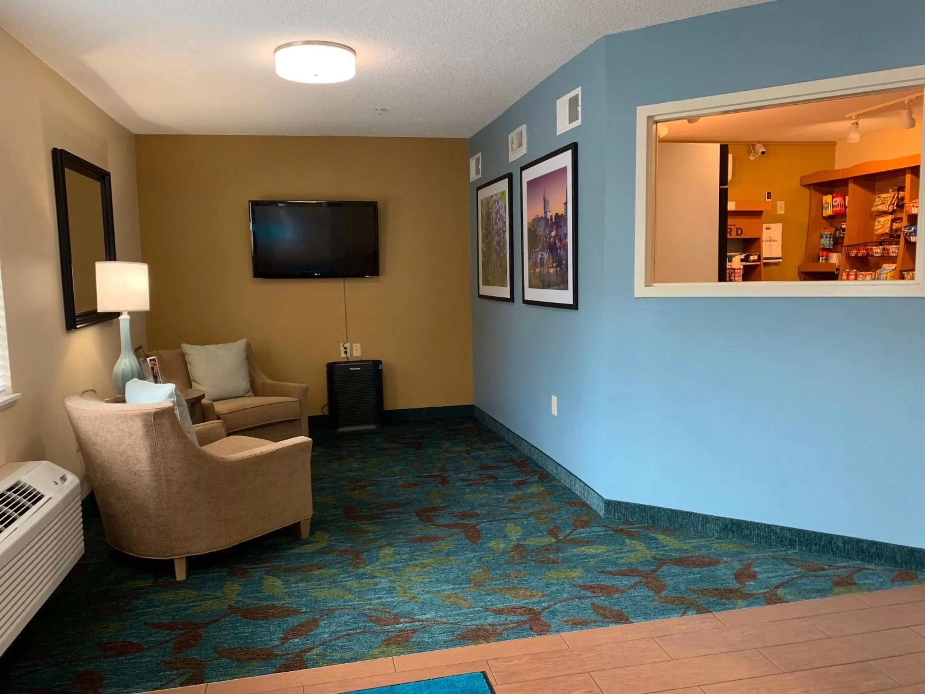 Property building in Candlewood Suites Raleigh Crabtree by IHG