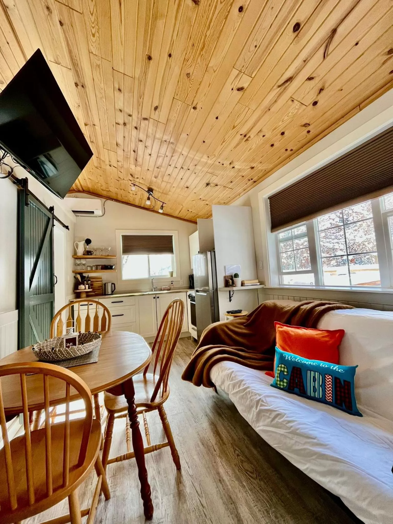 Dining area, Seating Area in Barefoot Villas and Retreat