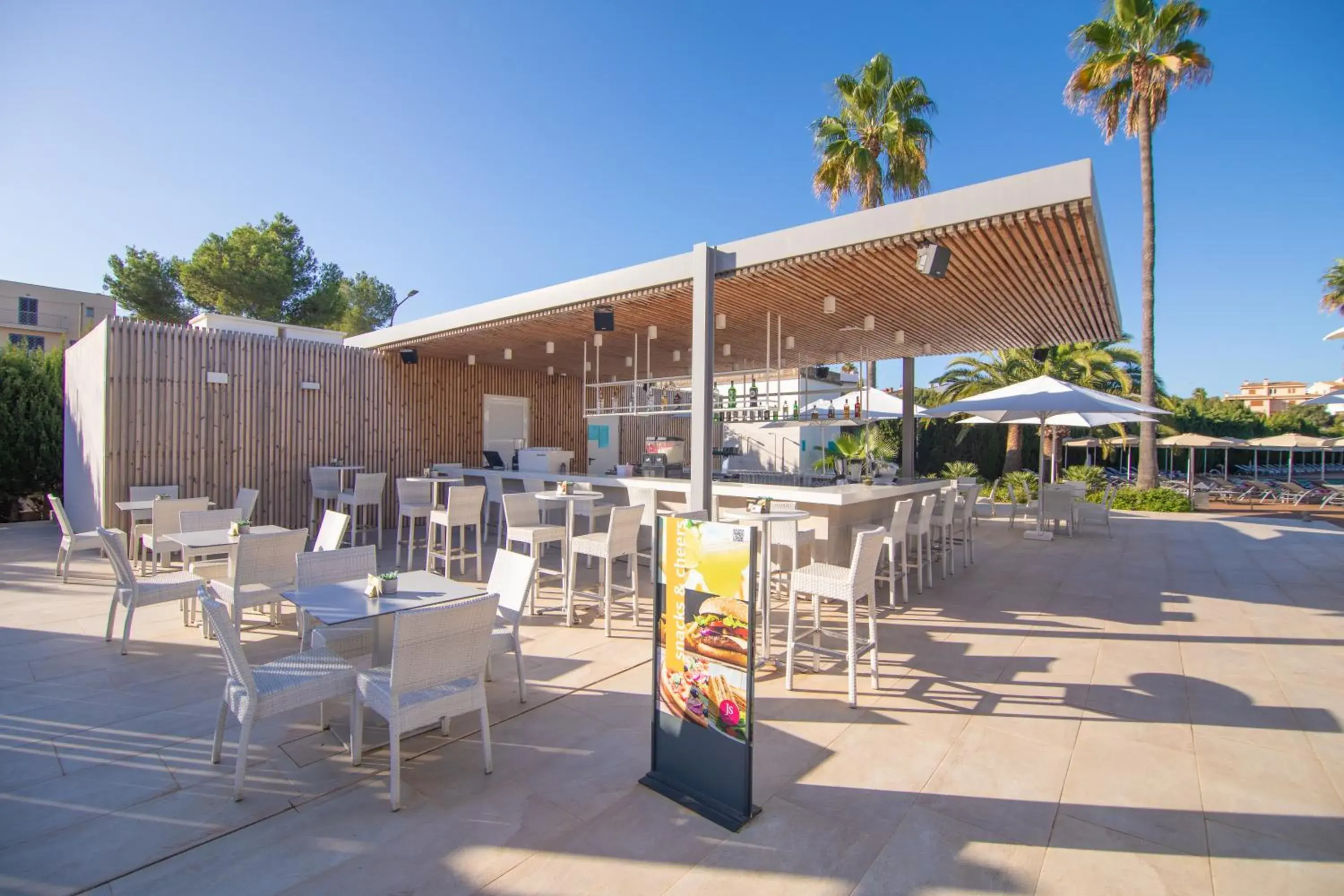 Lounge or bar, Restaurant/Places to Eat in JS Portocolom Suites