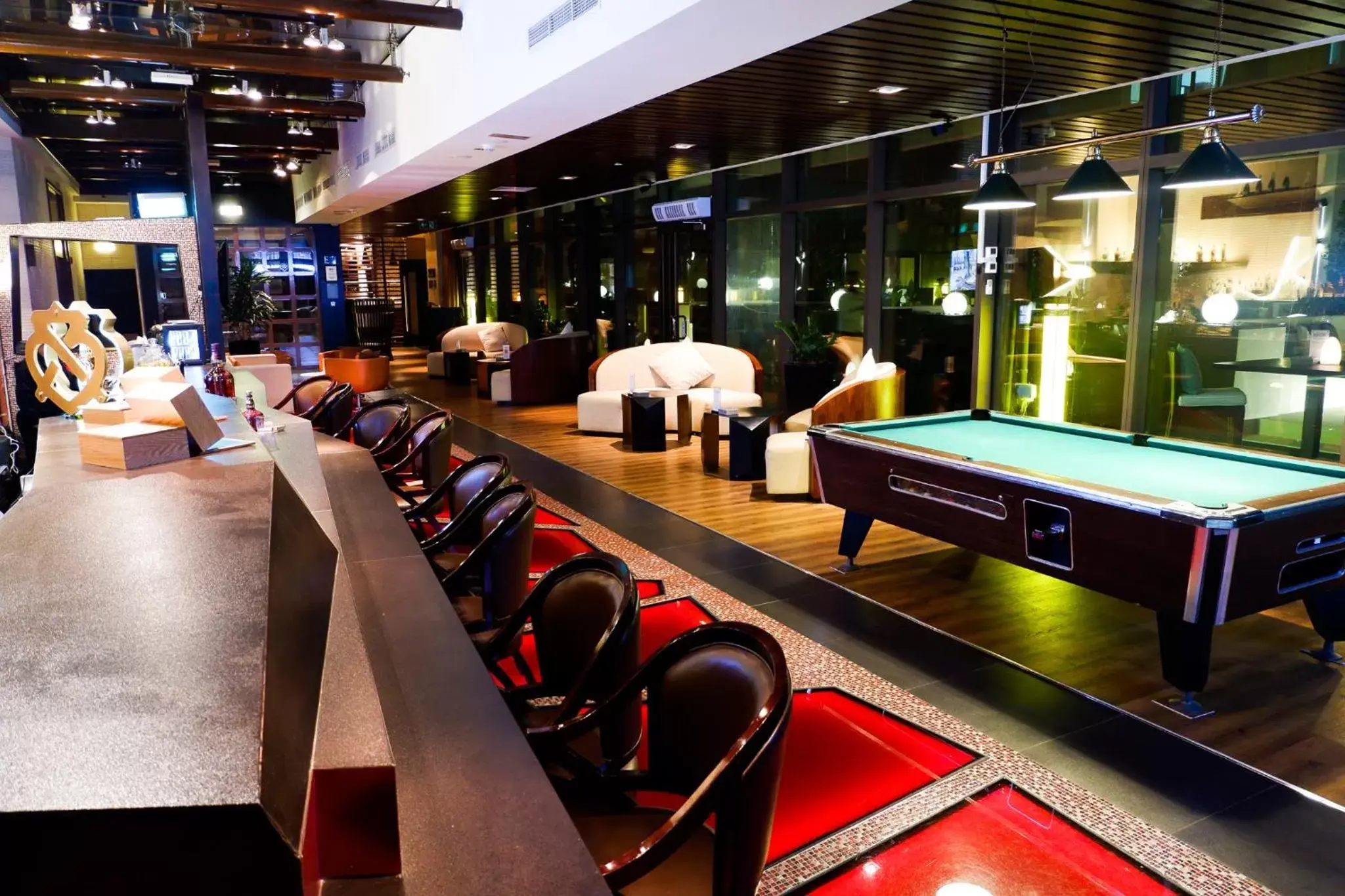 Lounge or bar, Billiards in Southern Sun Abu Dhabi