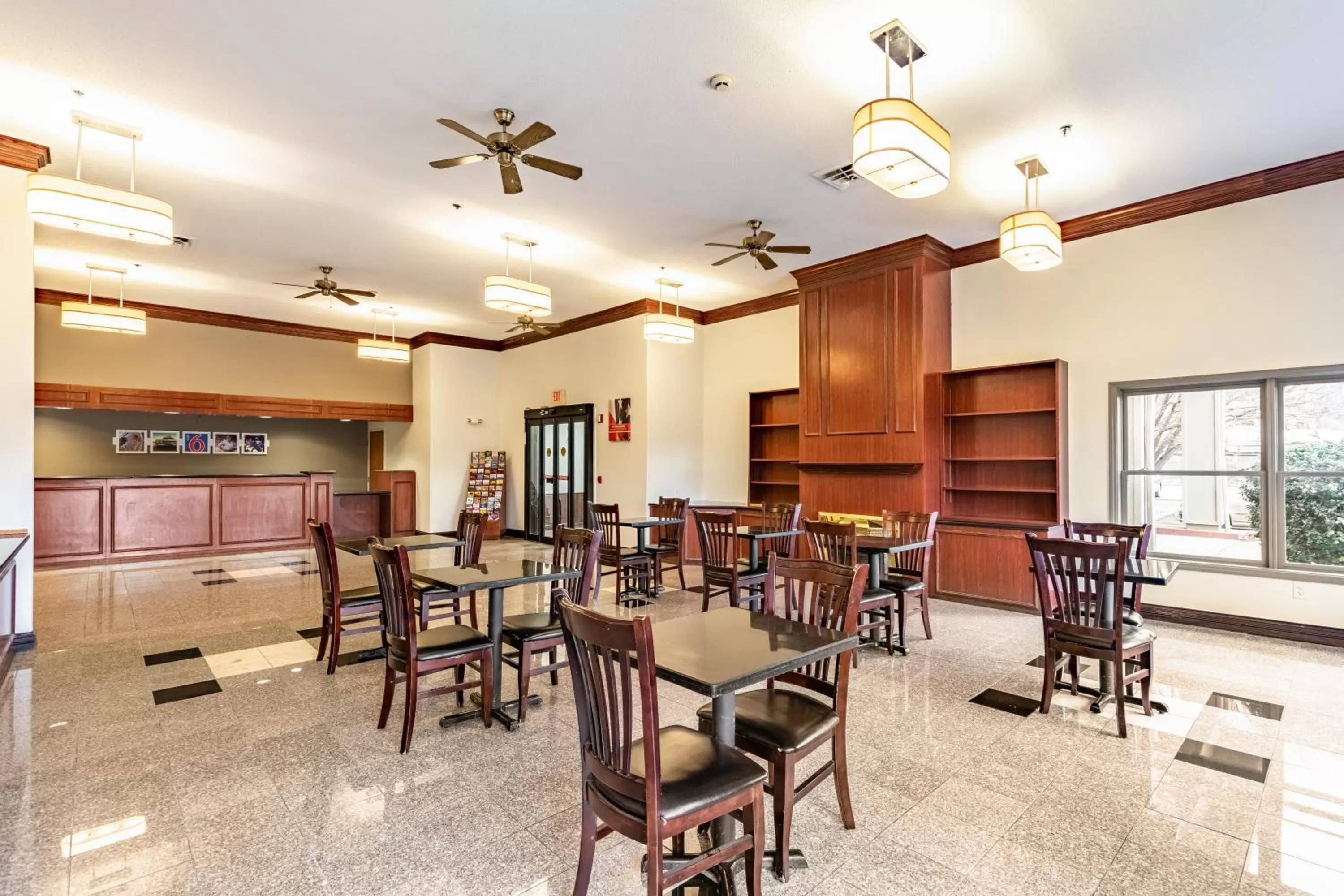 Lobby or reception in Motel 6 Walton, KY - Richwood - Cincinnati Airport South