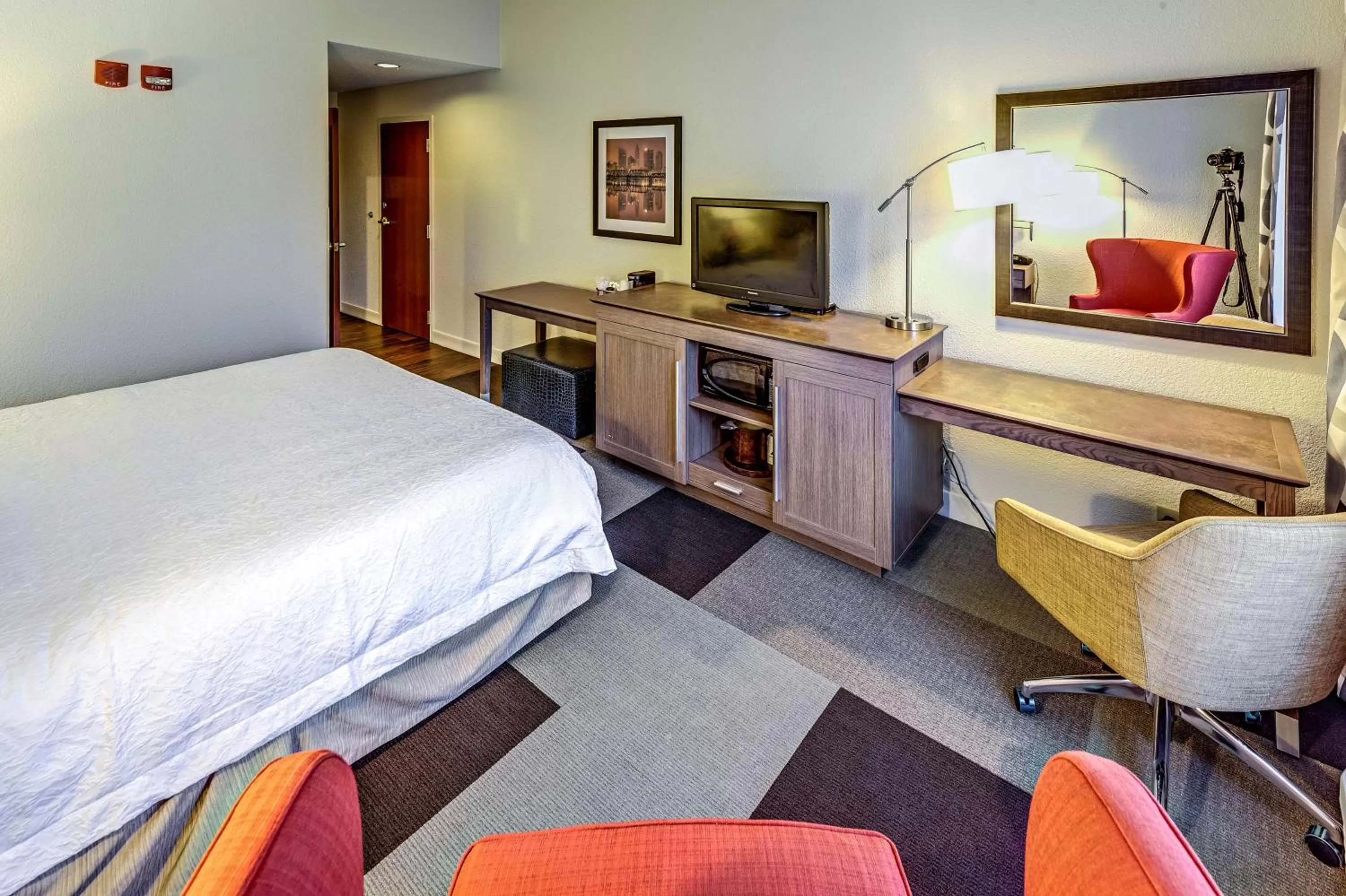 Bedroom, Bed in Hampton Inn Columbus I-70E/Hamilton Road