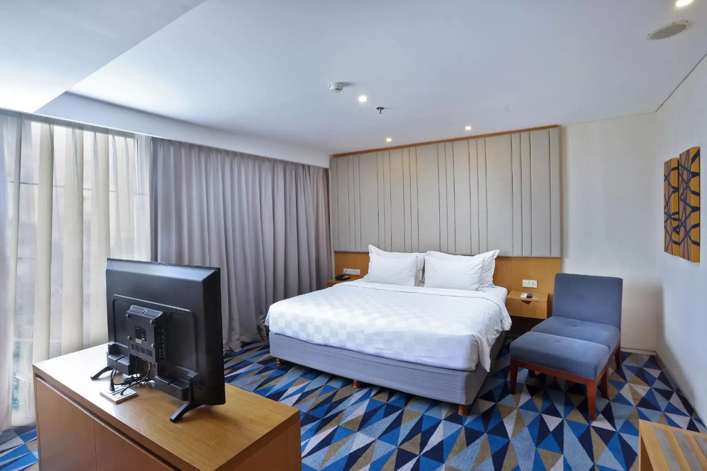 TV and multimedia, Bed in Swiss-Belhotel Pondok Indah