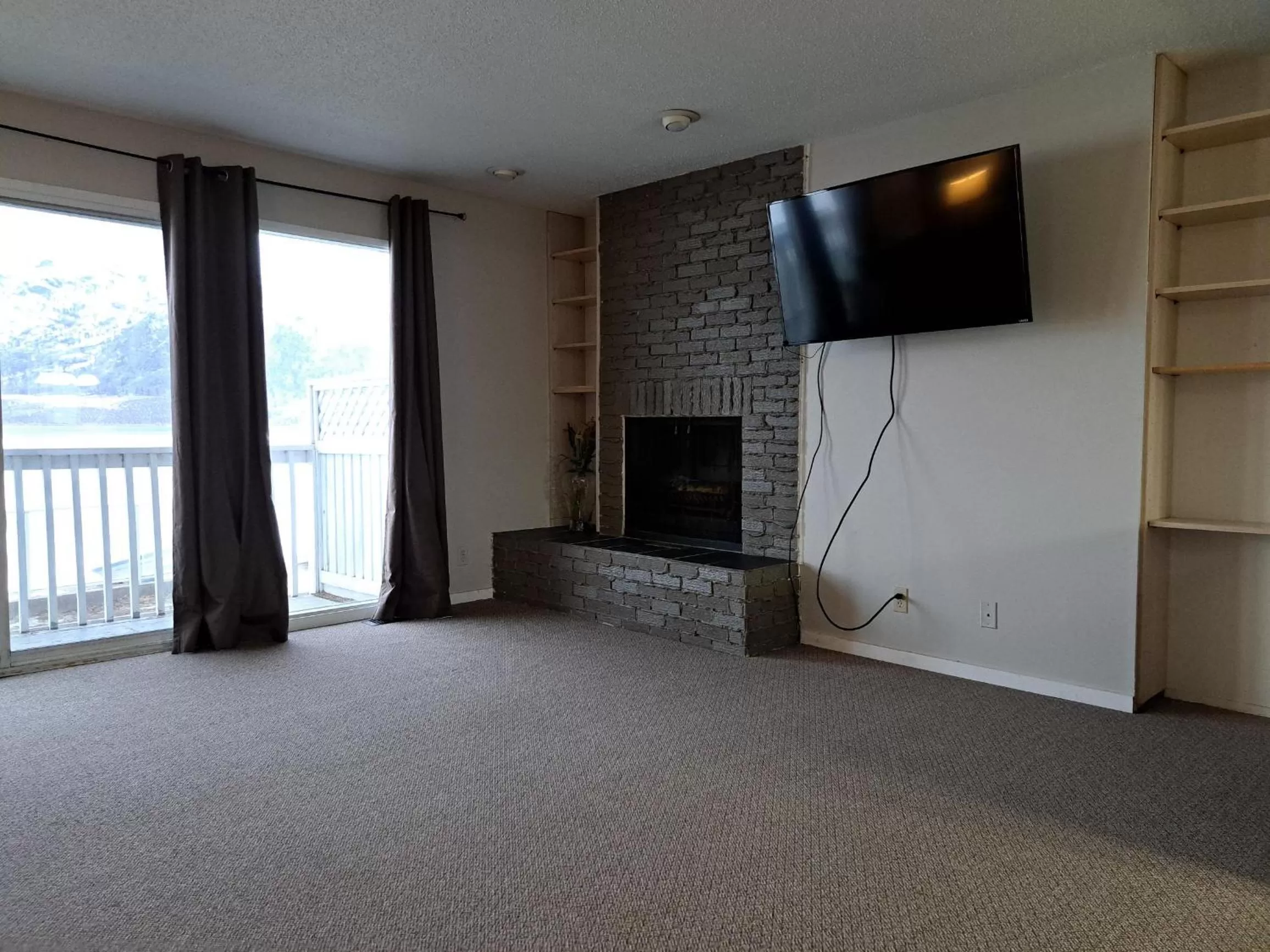 TV and multimedia in Richter Pass Beach Resort