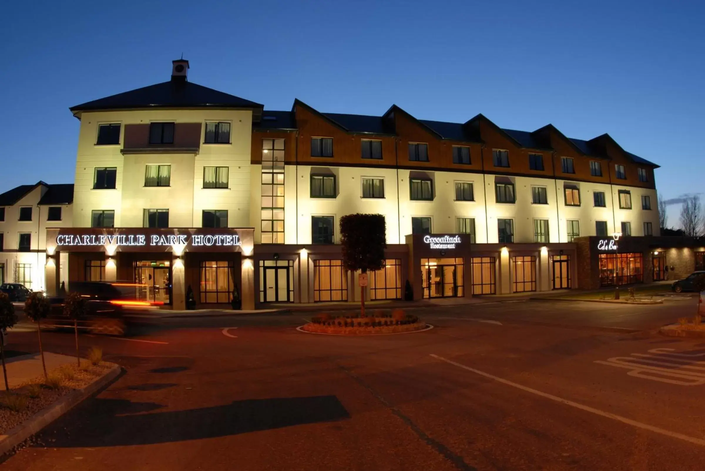 Facade/entrance, Property Building in Charleville Park Hotel & Leisure Club IRELAND