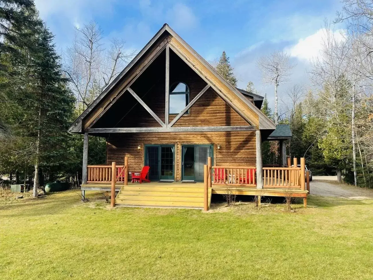 Property building in Drummond Island Resort Property building in Drummond Island Resort