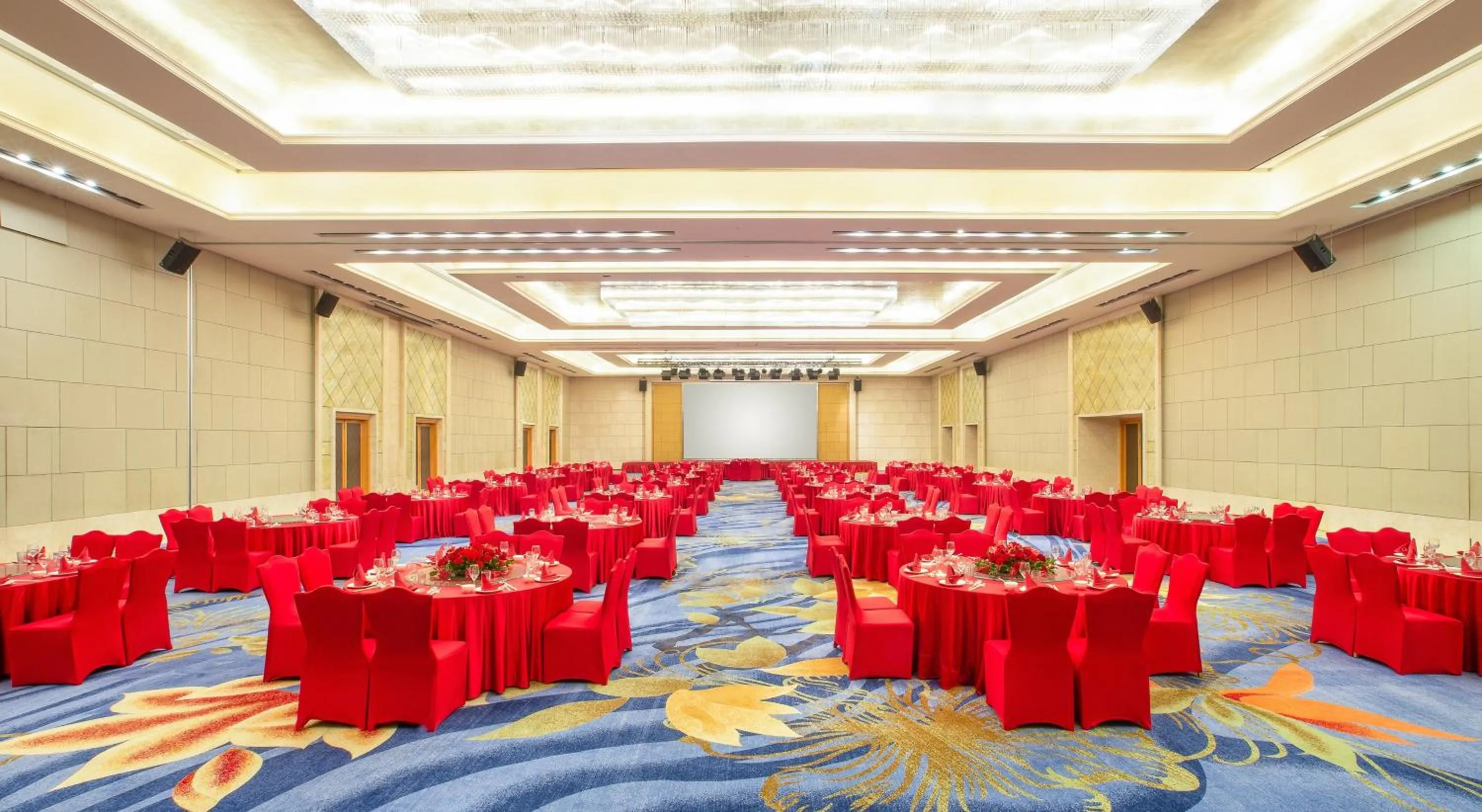 Banquet/Function facilities in Crowne Plaza Shenzhen Longgang City Centre by IHG
