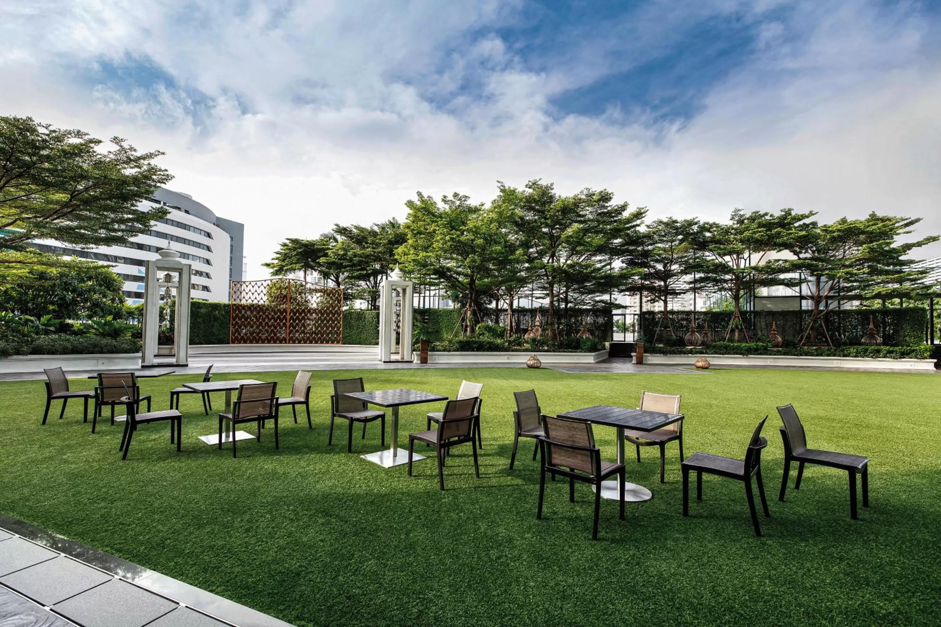 Garden in Grande Centre Point Hotel Terminal21