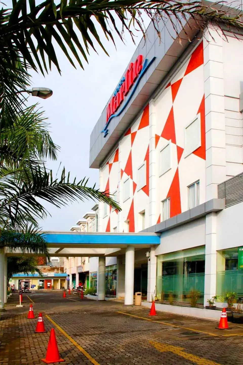 Facade/entrance, Property Building in Hotel Marlin Pekalongan