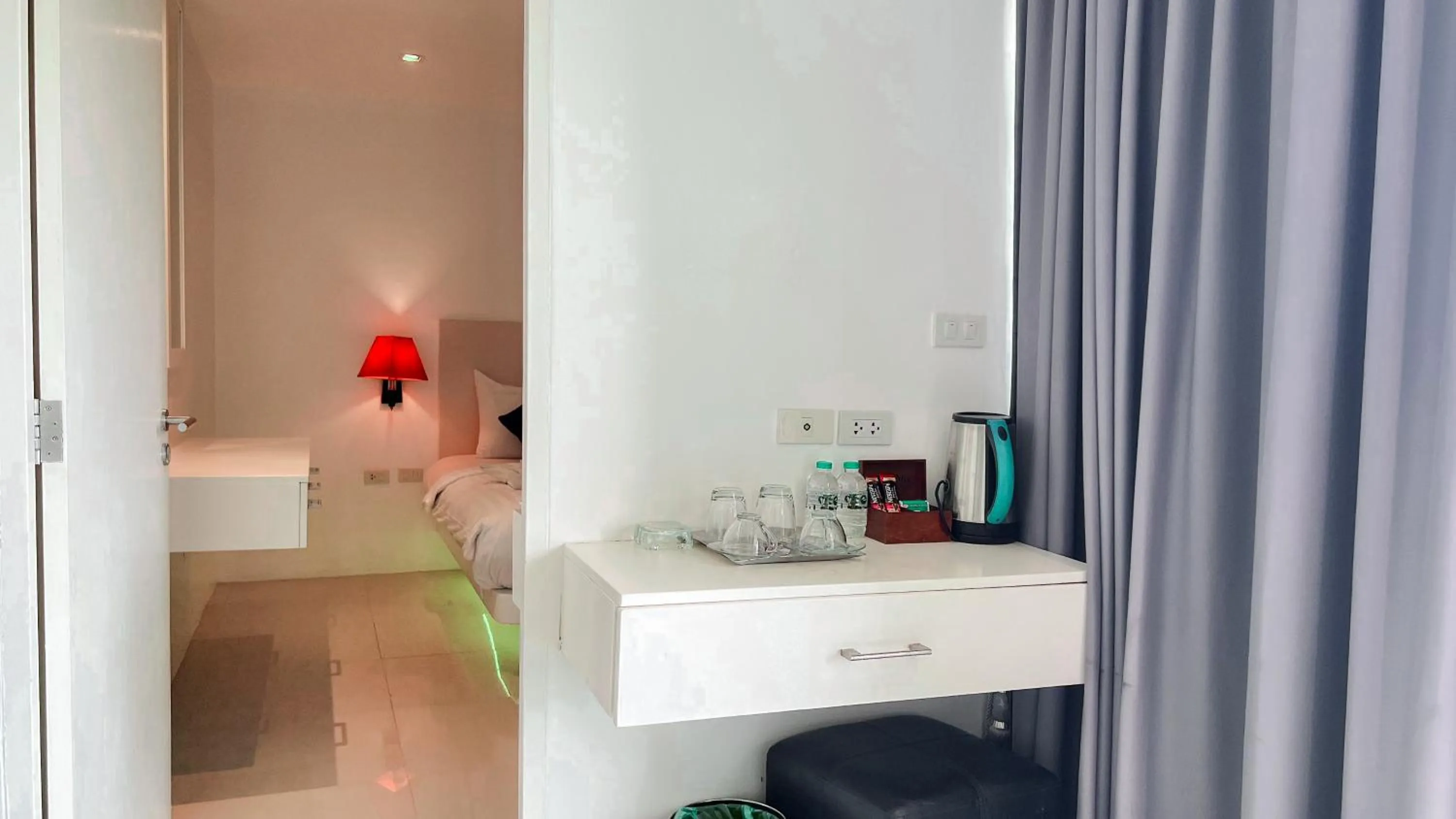 Bedroom, Bed in Grand Sunset Hotel Phuket