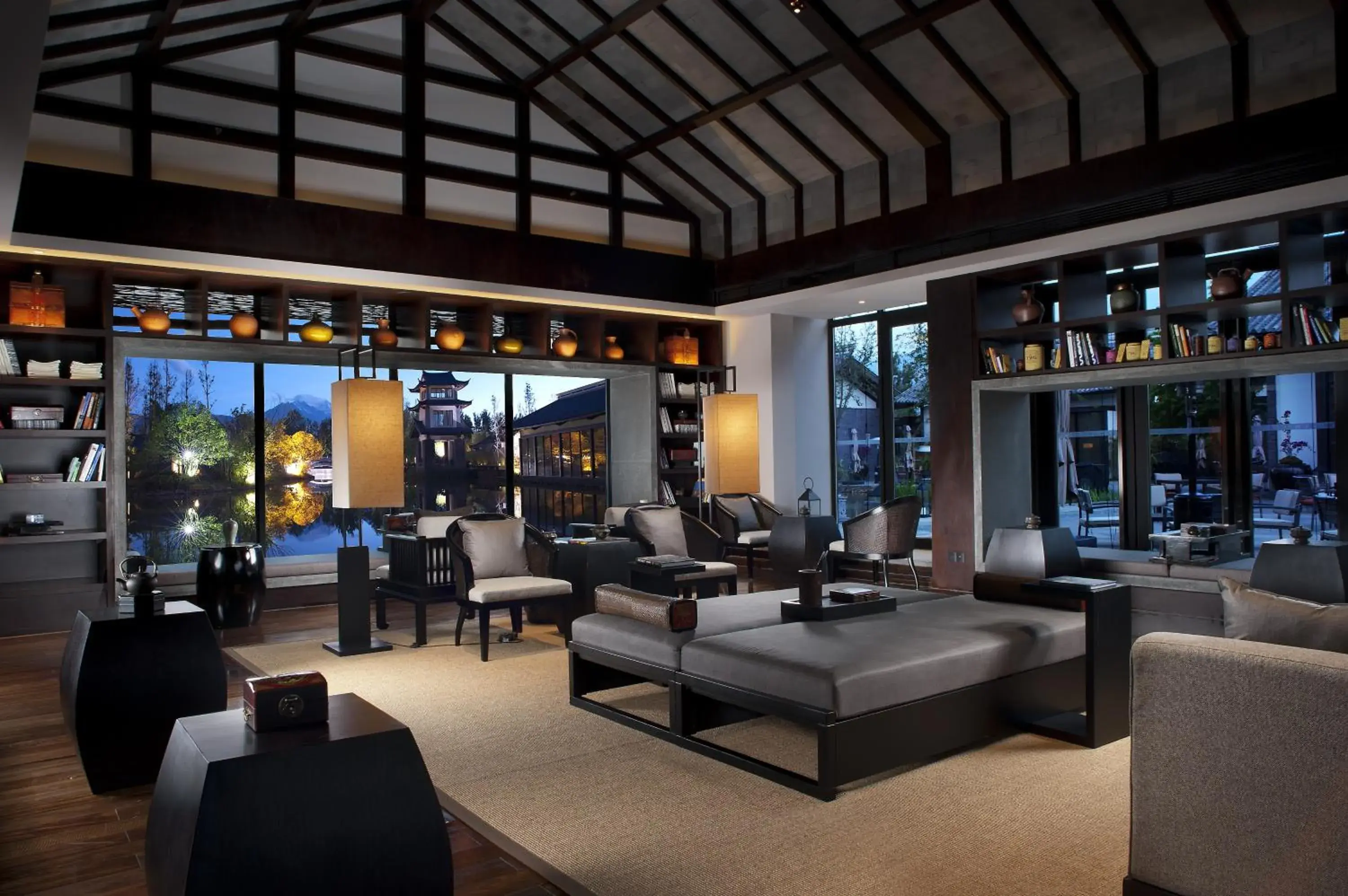 Lounge or bar in Pullman Lijiang Resort & Spa