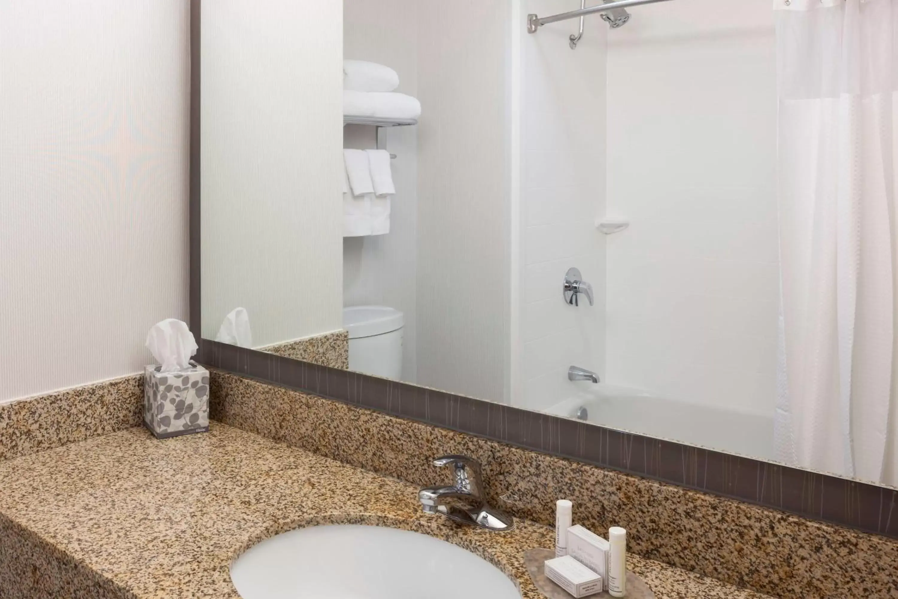 Bathroom in Courtyard by Marriott Cypress Anaheim / Orange County