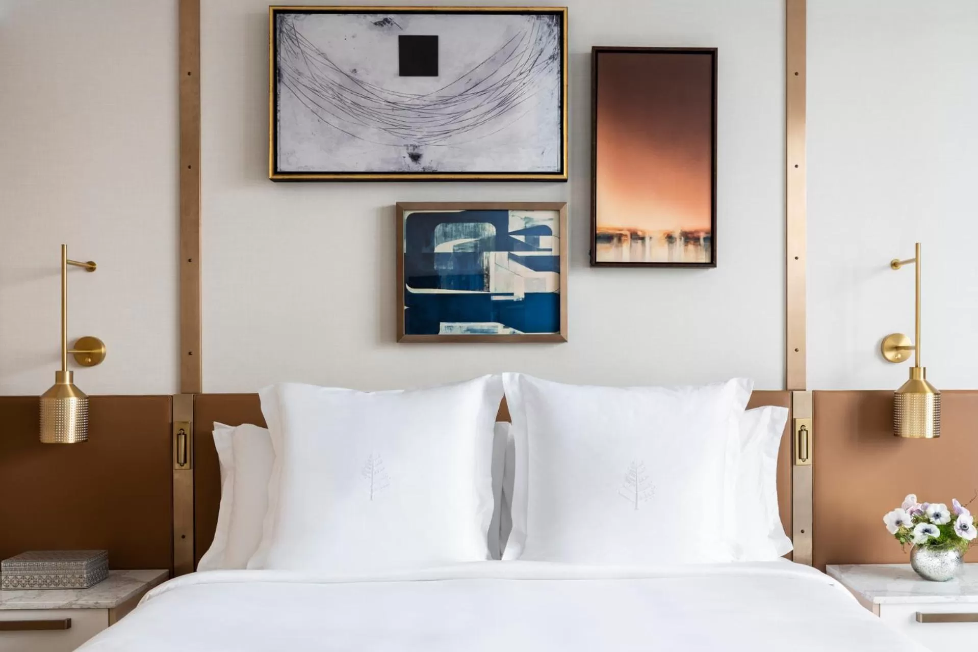 Bed in Four Seasons Hotel Minneapolis