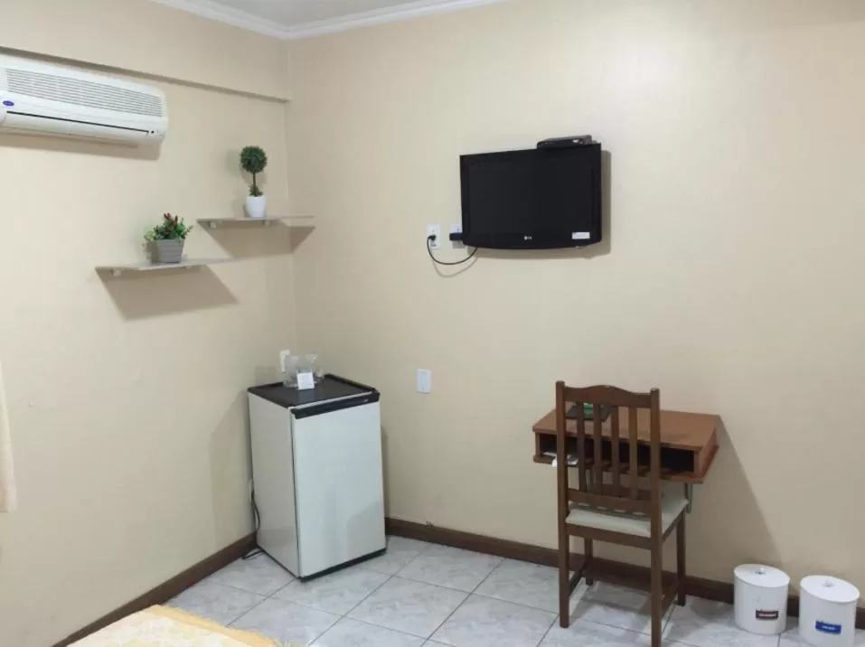 Photo of the whole room in Fares Turis Hotel