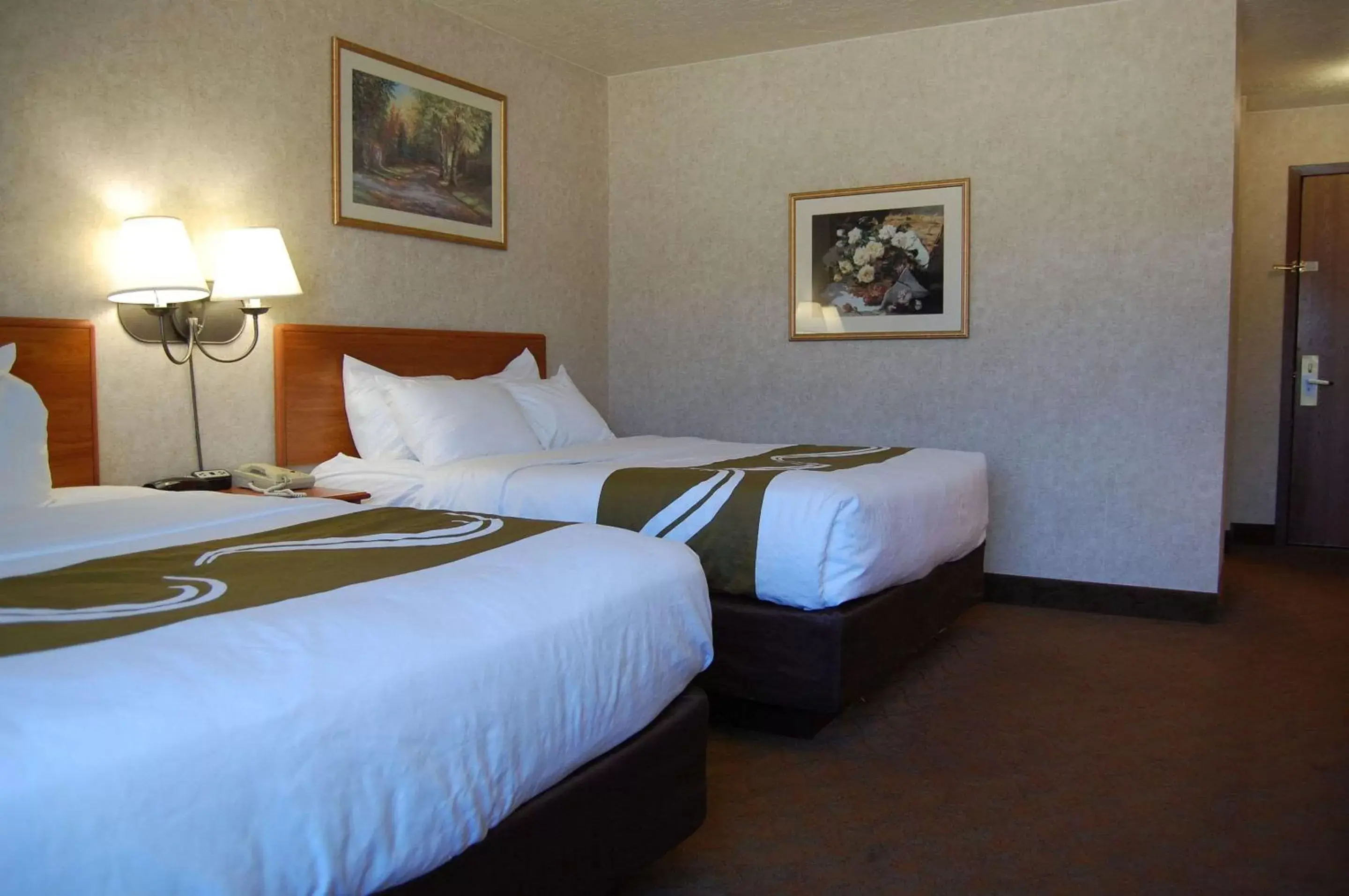 Photo of the whole room, Bed in Quality Inn Homestead Park Billings
