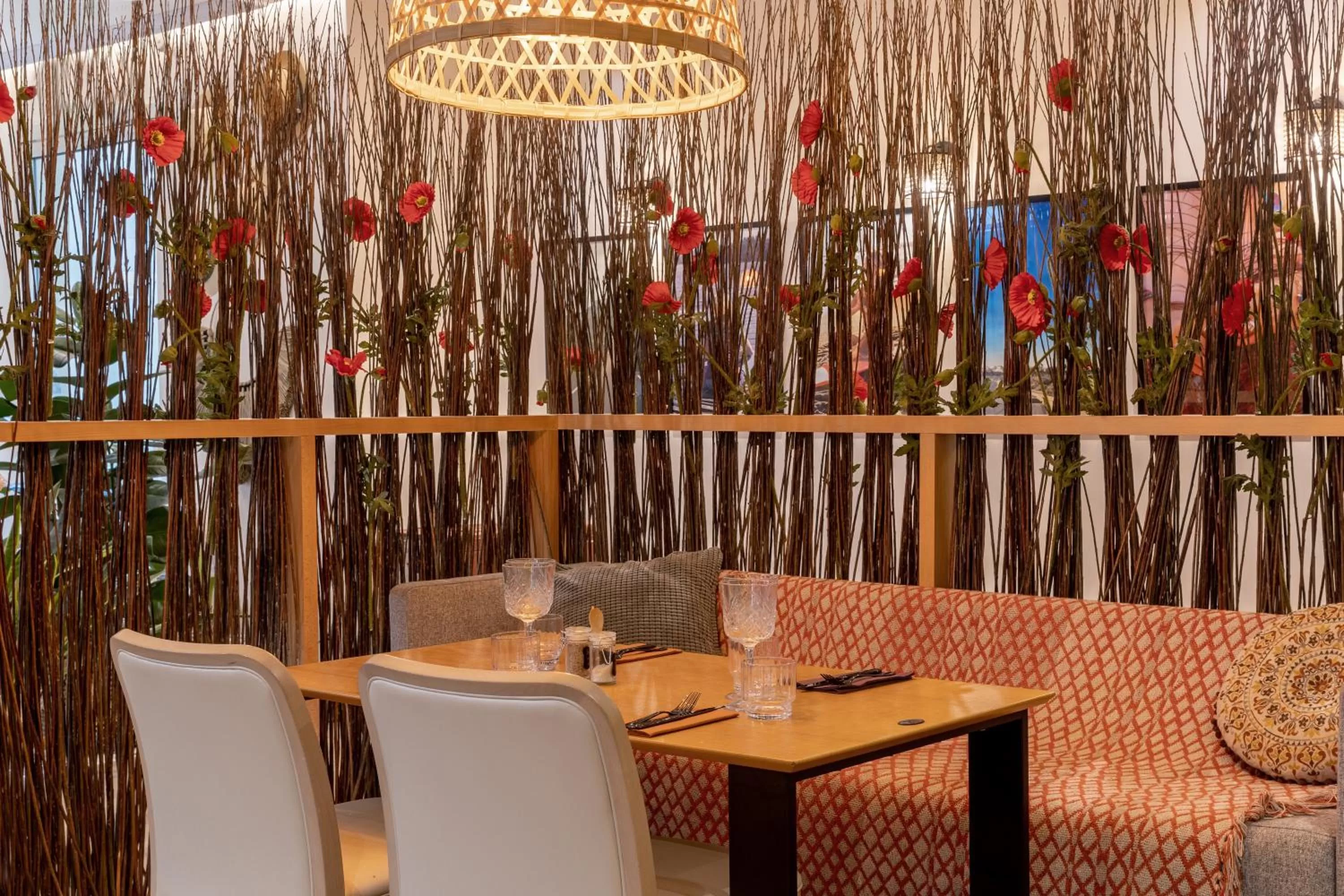 Restaurant/places to eat in Aiden by Best Western Paris Roissy CDG