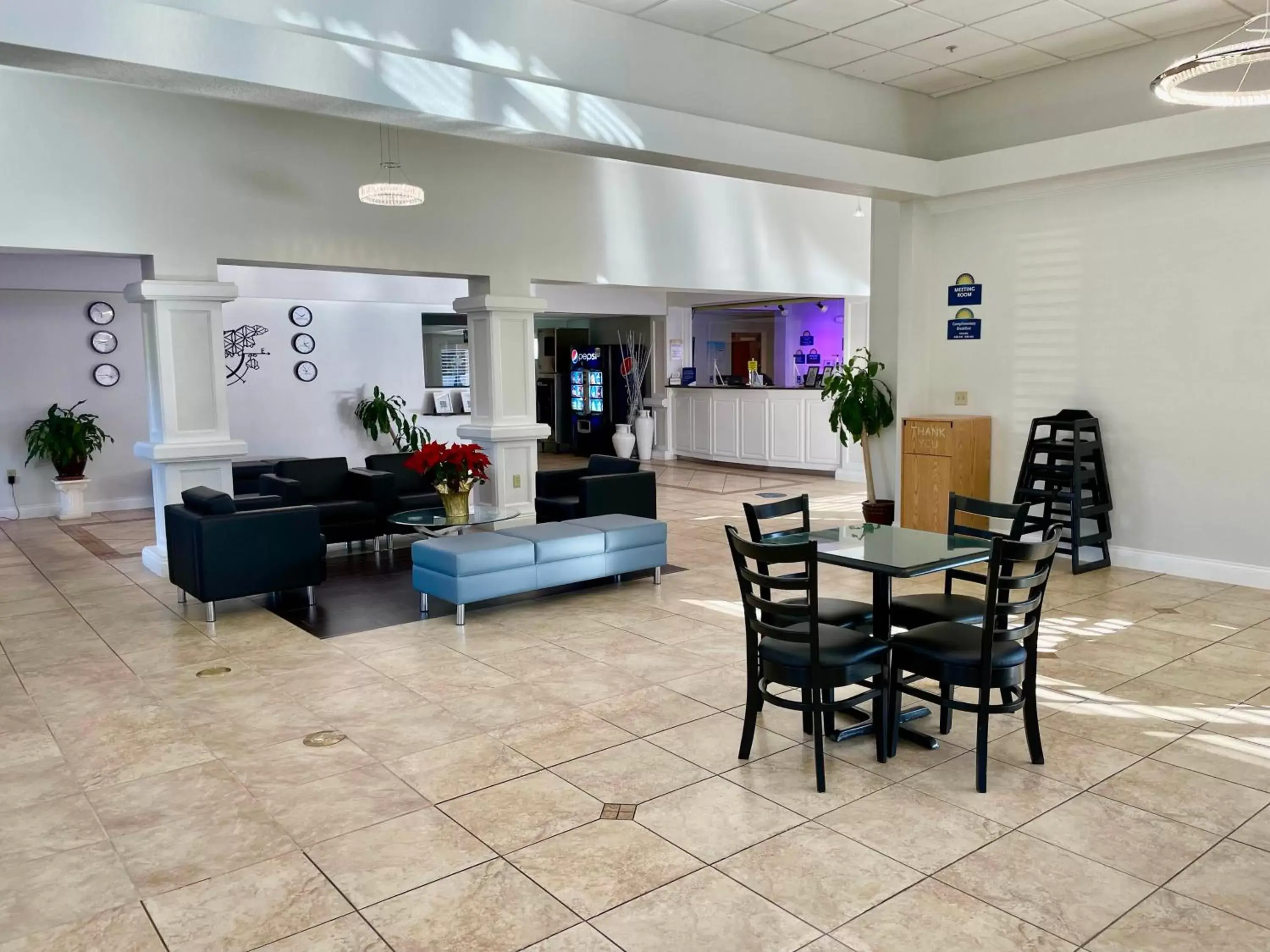Lobby or reception, Lobby/Reception in Days Inn & Suites by Wyndham Lakeland