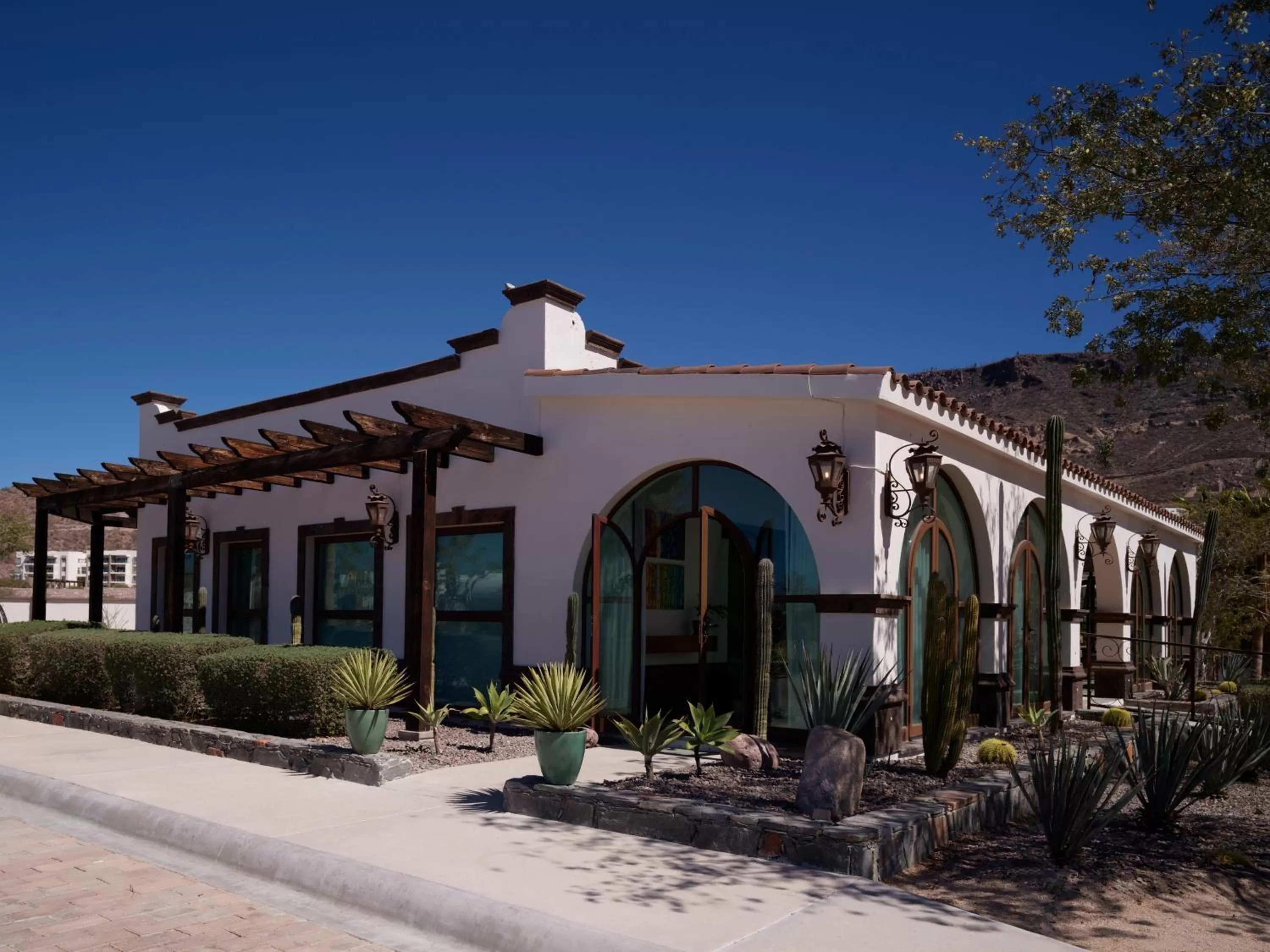 Property building in Orchid House Baja