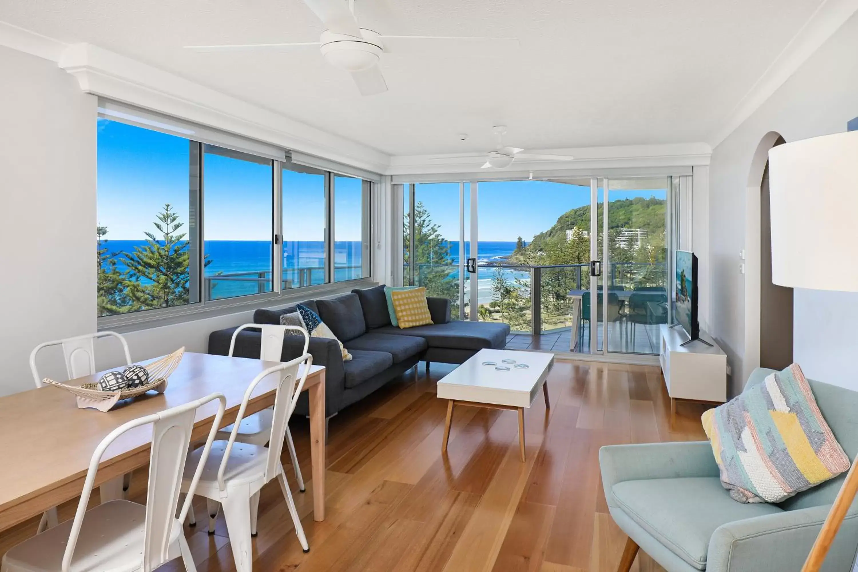 Balcony/Terrace, Seating Area in Pacific Regis Beachfront Holiday Apartments