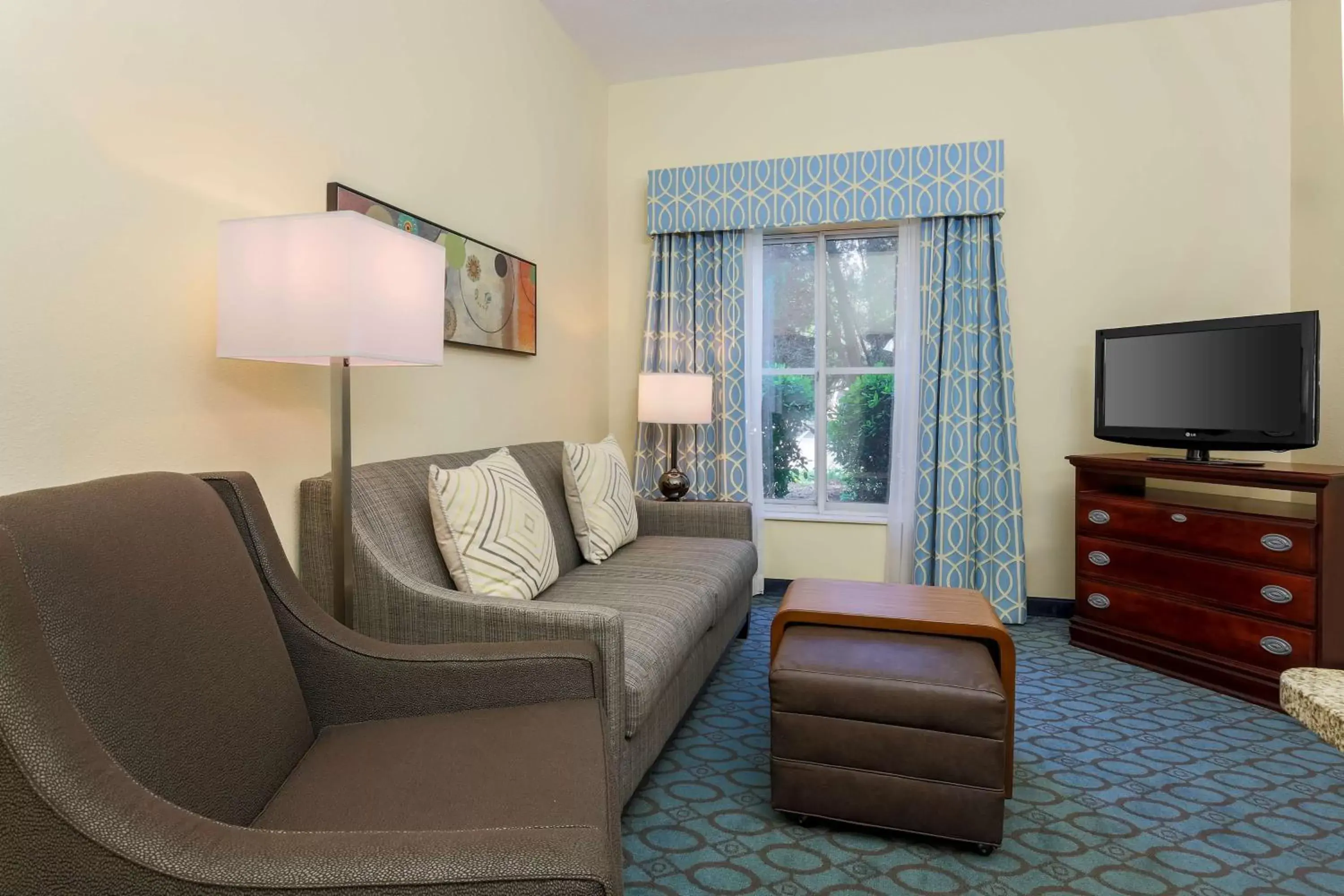 Bedroom, Seating Area in Homewood Suites Nashville Airport