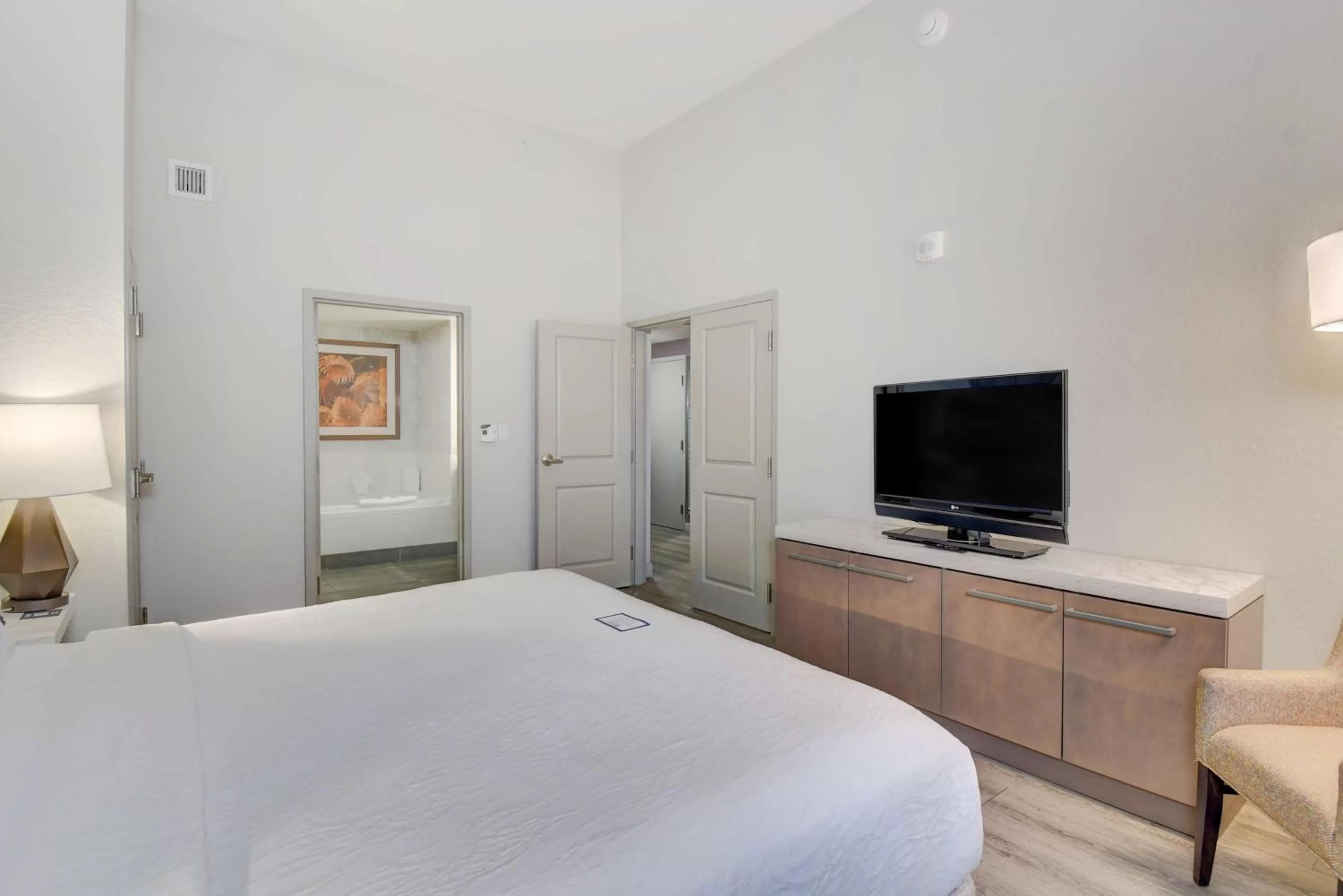 Bed in Hilton Garden Inn Palm Beach Gardens