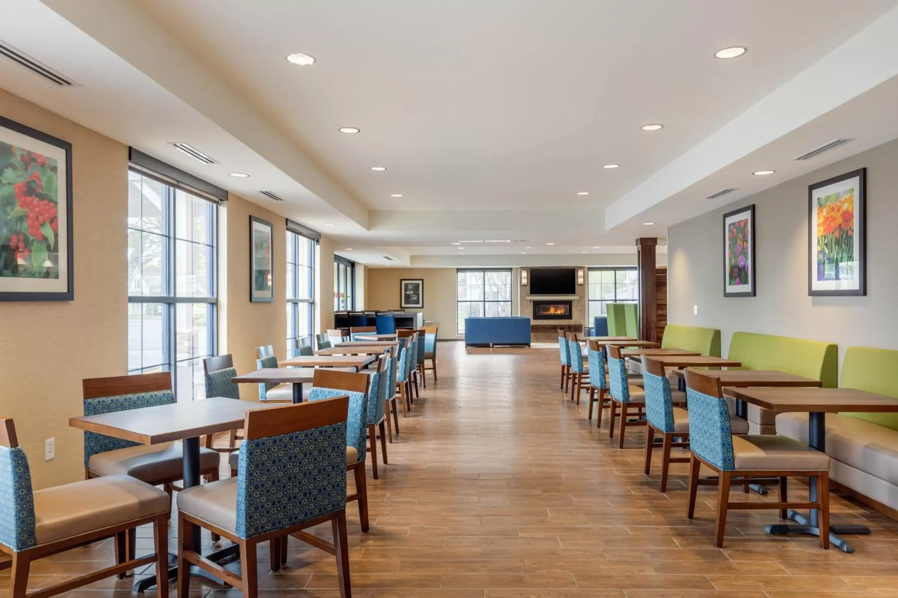 Lounge or bar, Restaurant/Places to Eat in Comfort Inn & Suites Schenectady - Scotia