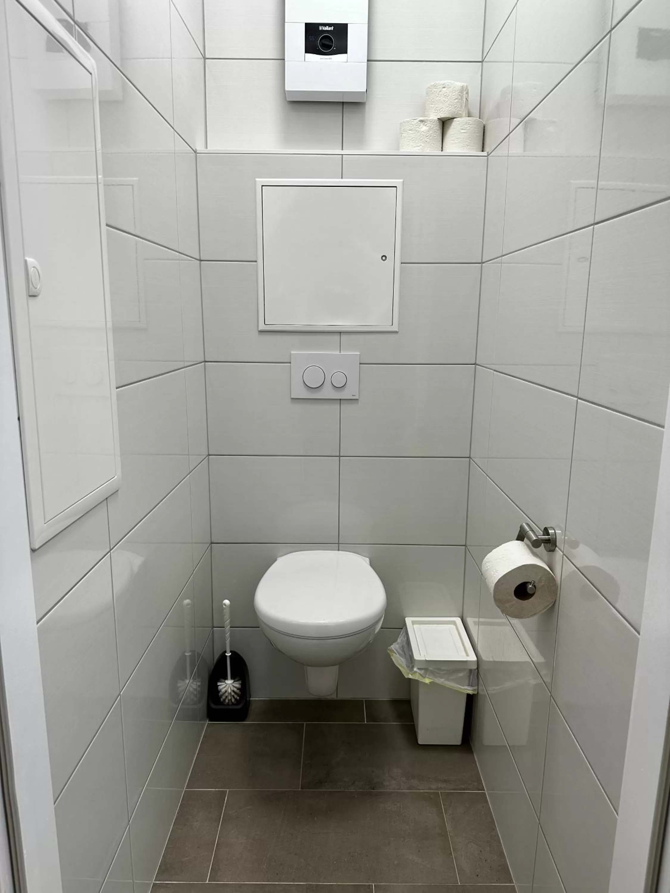 Toilet in AJO Apartments - Messe City Flat - Self-Check-in