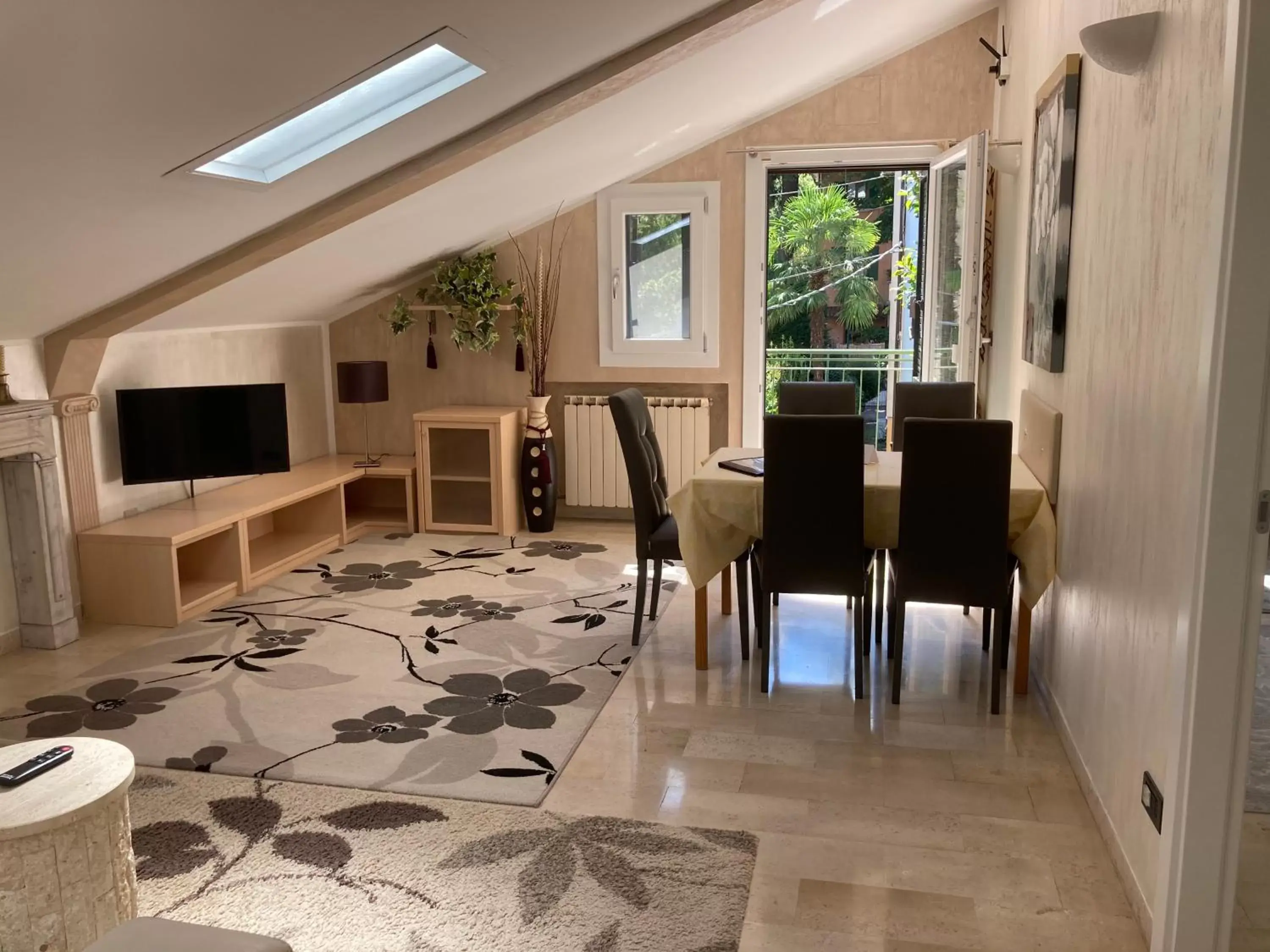 Living room, Seating Area in Oasis Lagoon Estate