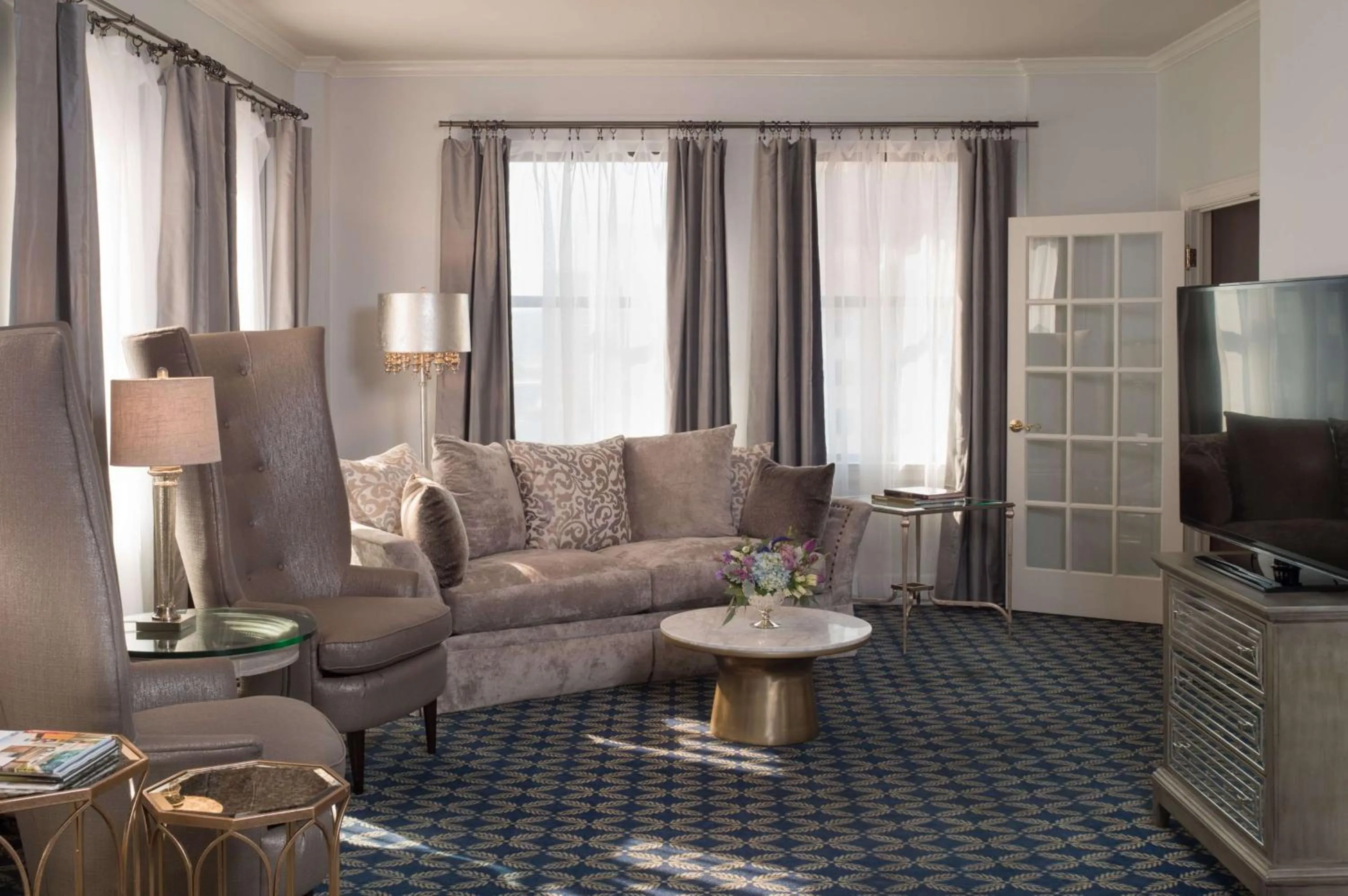 Living room in The Stephen F Austin Royal Sonesta Hotel